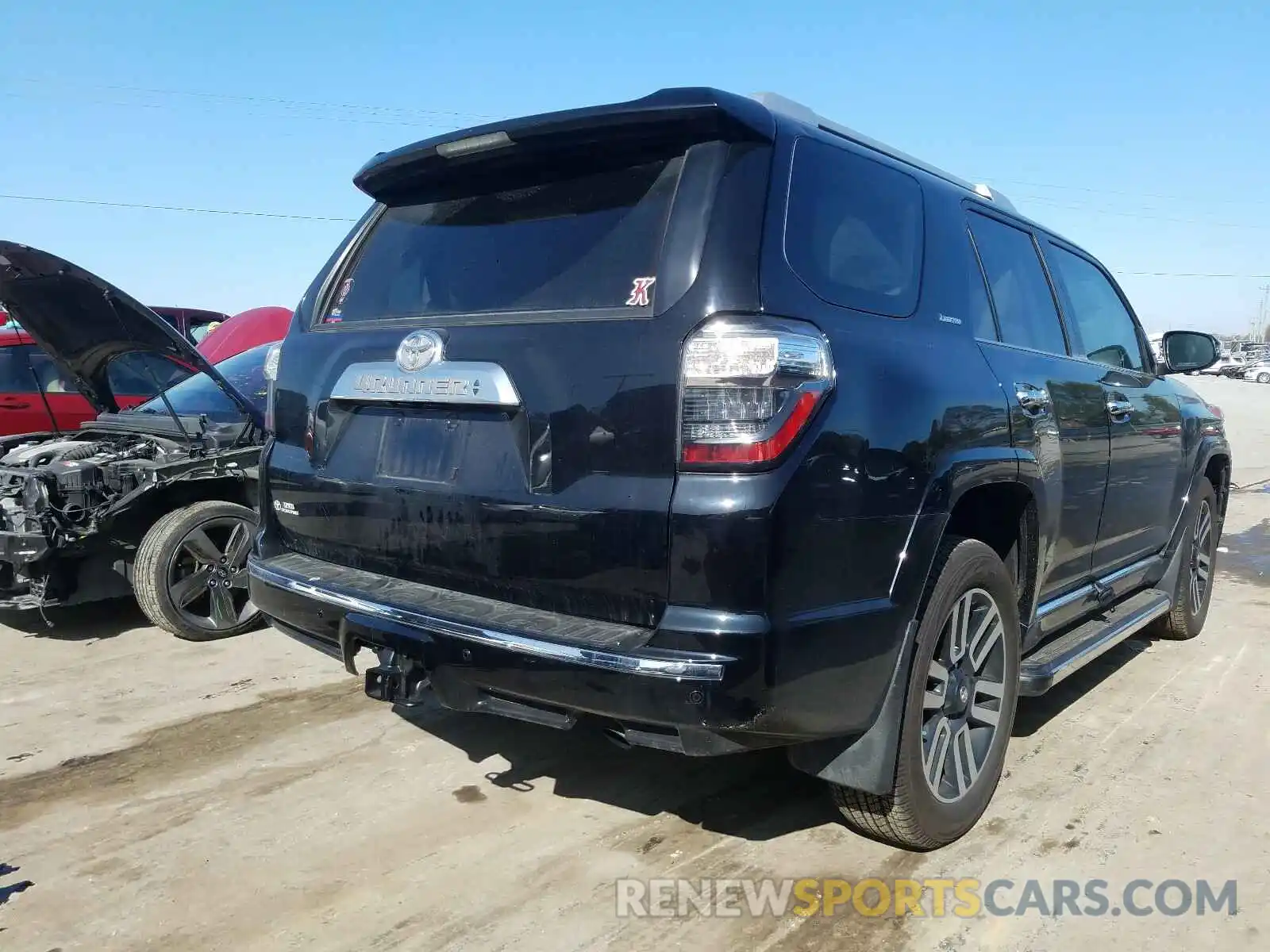 4 Photograph of a damaged car JTEBU5JR5L5764596 TOYOTA 4RUNNER 2020