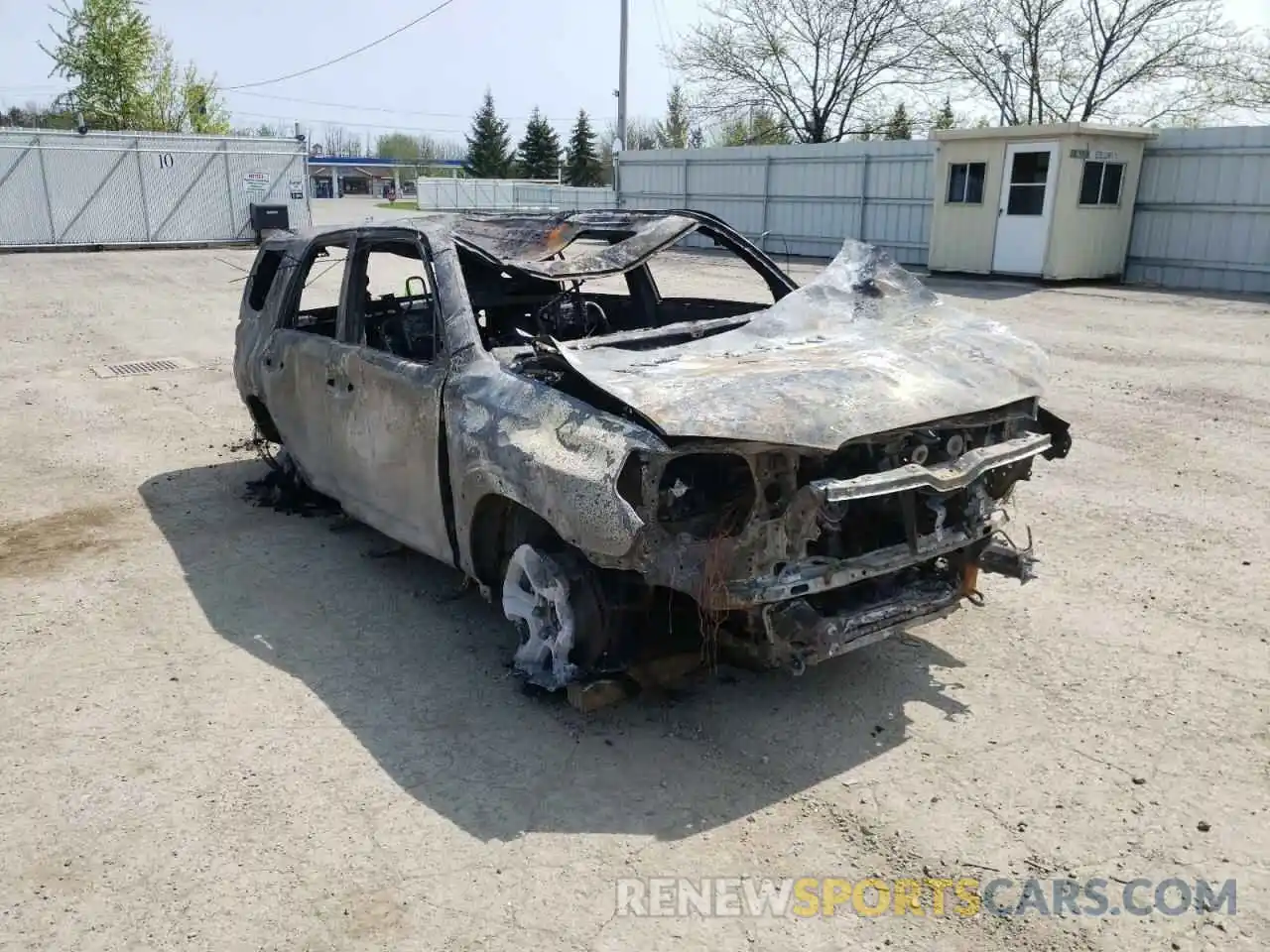 1 Photograph of a damaged car JTEBU5JR5L5767885 TOYOTA 4RUNNER 2020