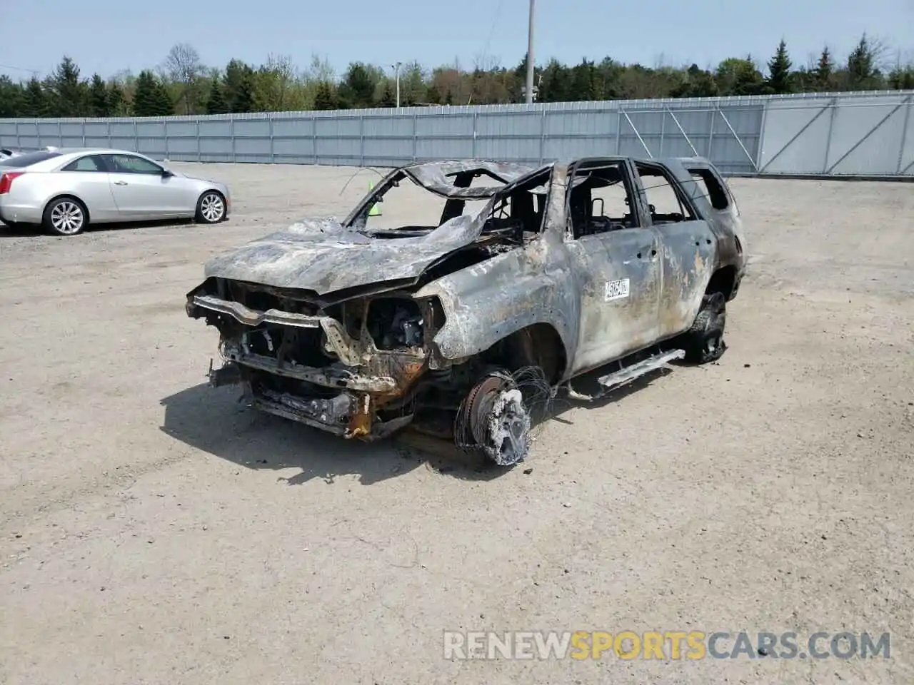 2 Photograph of a damaged car JTEBU5JR5L5767885 TOYOTA 4RUNNER 2020