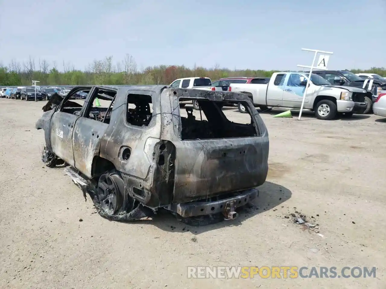 3 Photograph of a damaged car JTEBU5JR5L5767885 TOYOTA 4RUNNER 2020