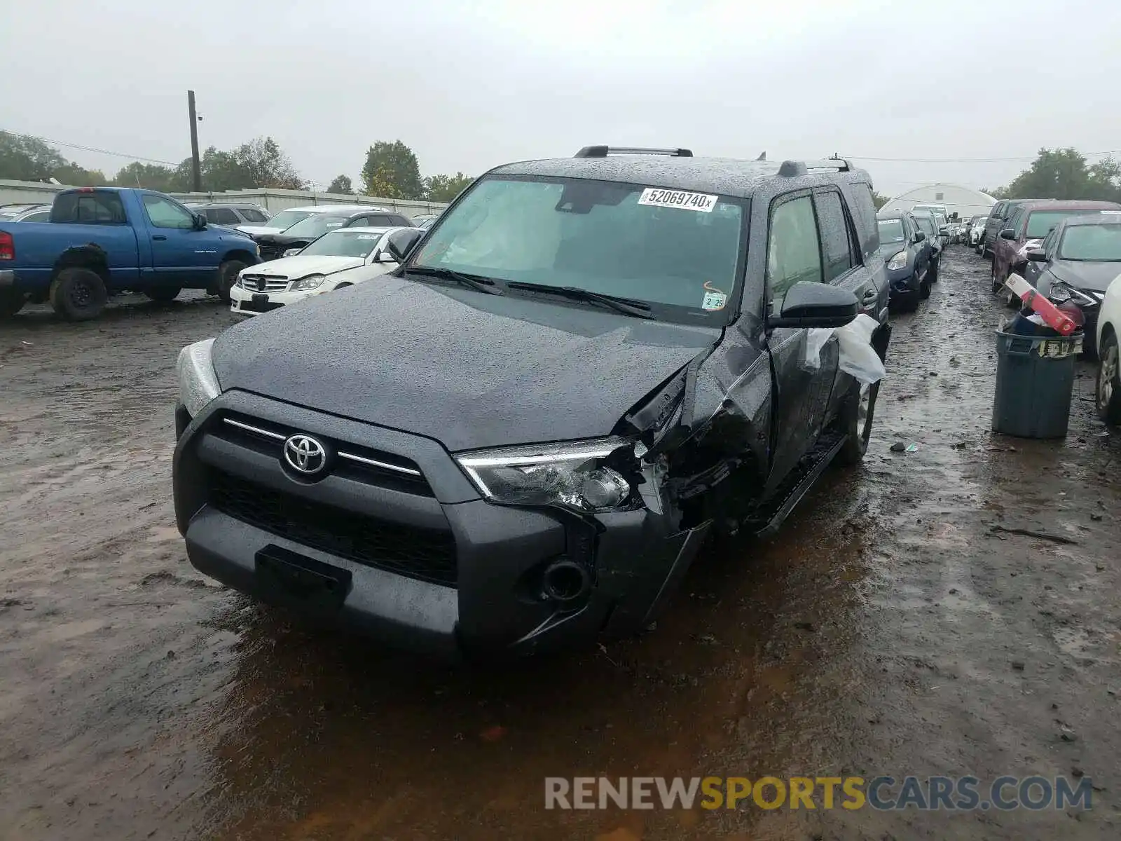 2 Photograph of a damaged car JTEBU5JR5L5769507 TOYOTA 4RUNNER 2020