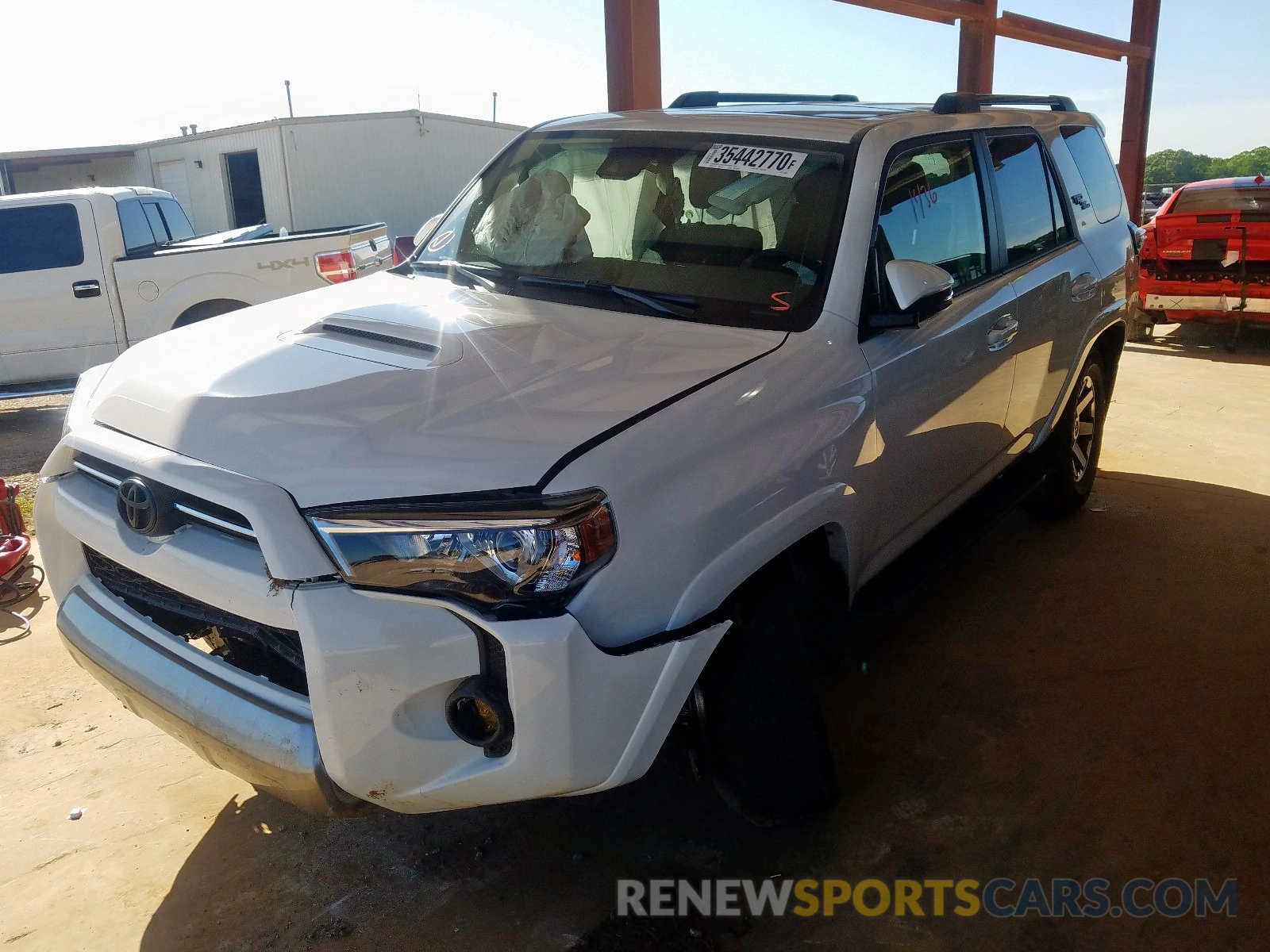 2 Photograph of a damaged car JTEBU5JR5L5769684 TOYOTA 4RUNNER 2020