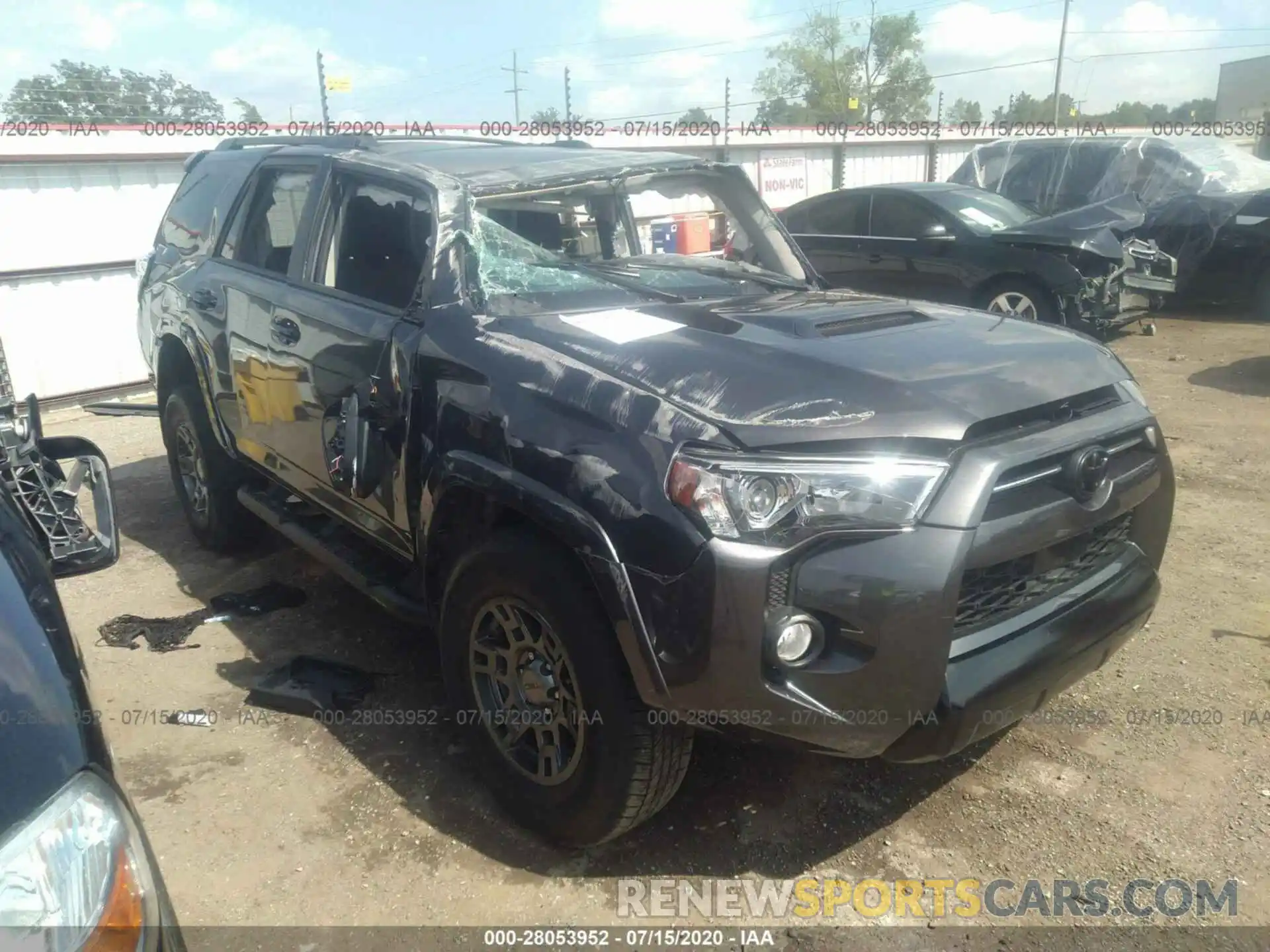 1 Photograph of a damaged car JTEBU5JR5L5775047 TOYOTA 4RUNNER 2020