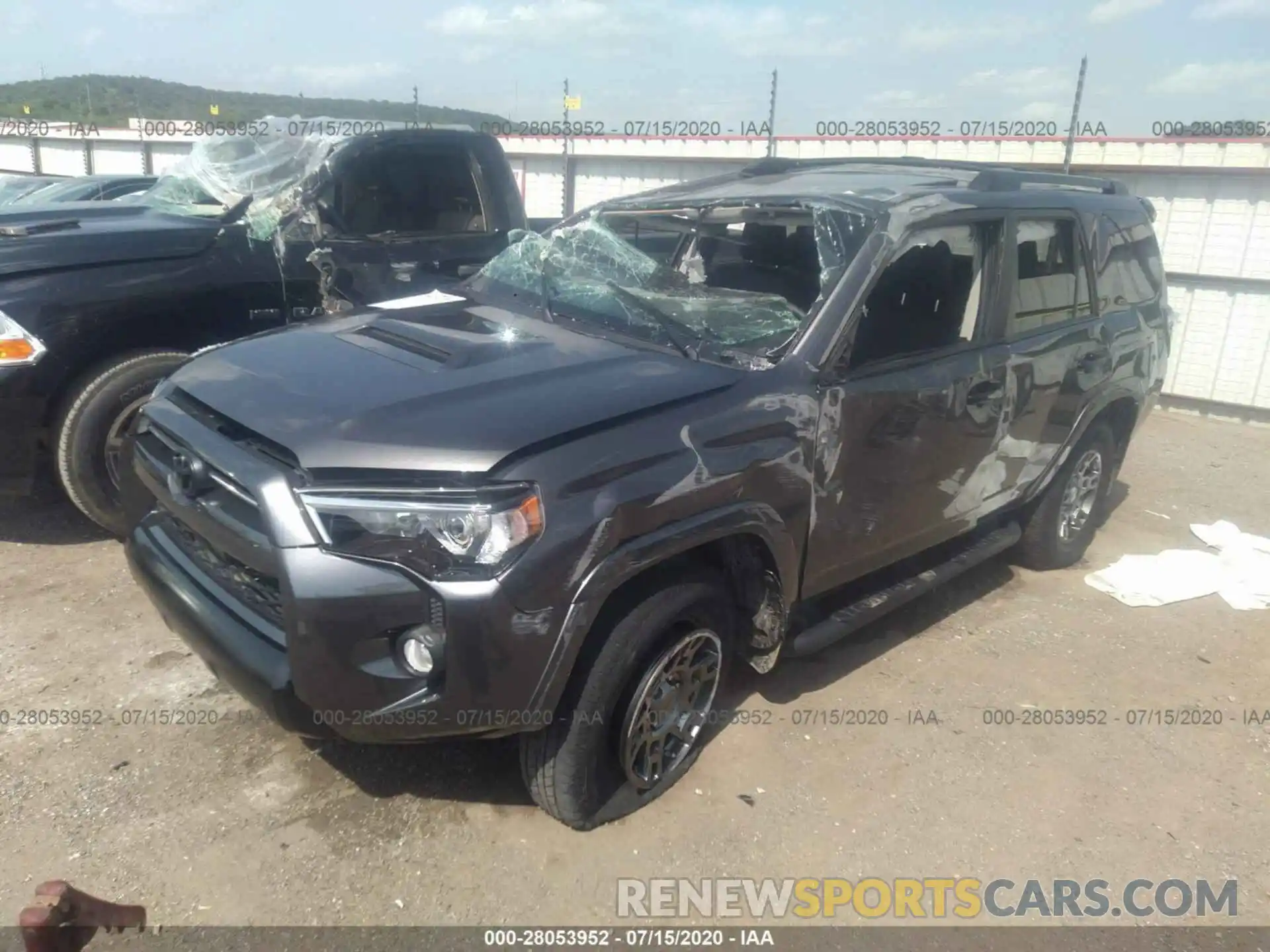 2 Photograph of a damaged car JTEBU5JR5L5775047 TOYOTA 4RUNNER 2020