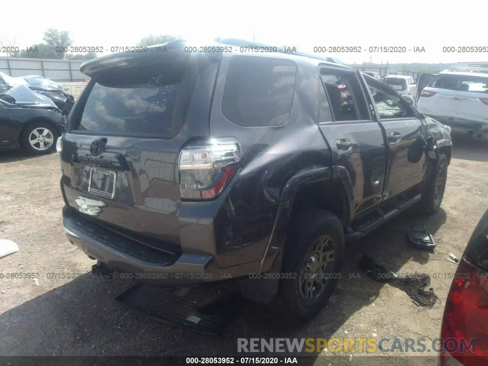 4 Photograph of a damaged car JTEBU5JR5L5775047 TOYOTA 4RUNNER 2020