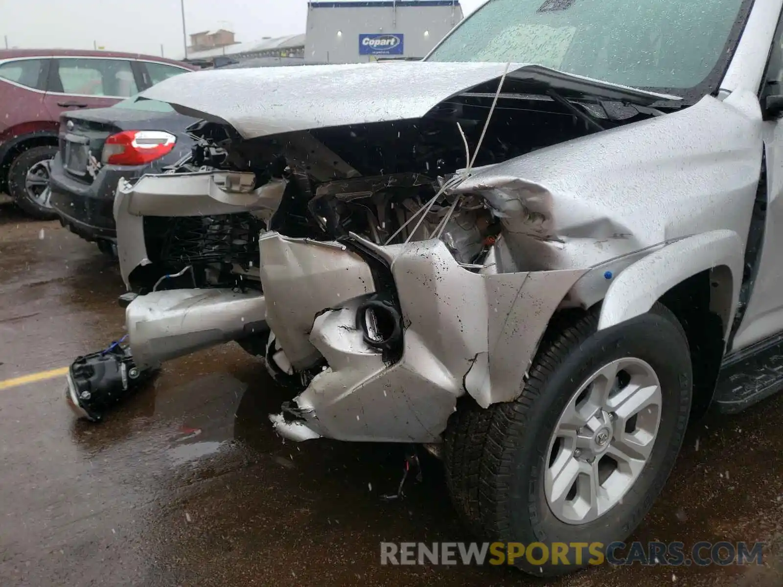 9 Photograph of a damaged car JTEBU5JR5L5775467 TOYOTA 4RUNNER 2020