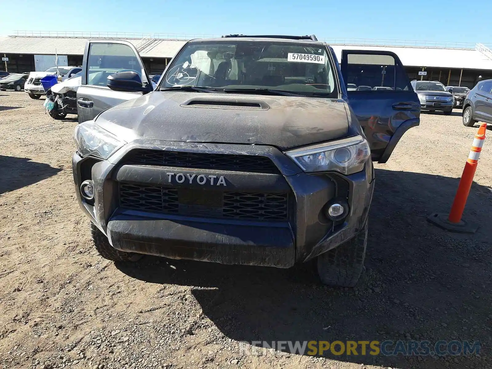 9 Photograph of a damaged car JTEBU5JR5L5776361 TOYOTA 4RUNNER 2020