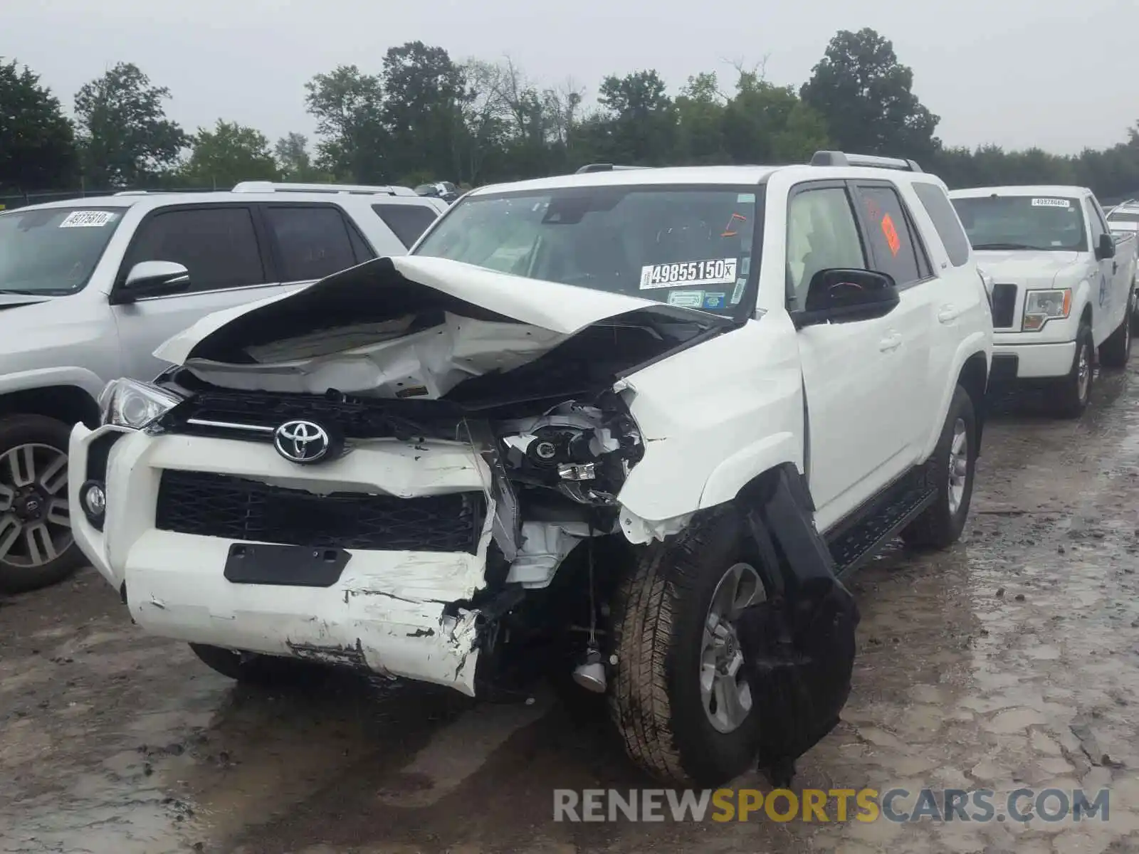 2 Photograph of a damaged car JTEBU5JR5L5782144 TOYOTA 4RUNNER 2020