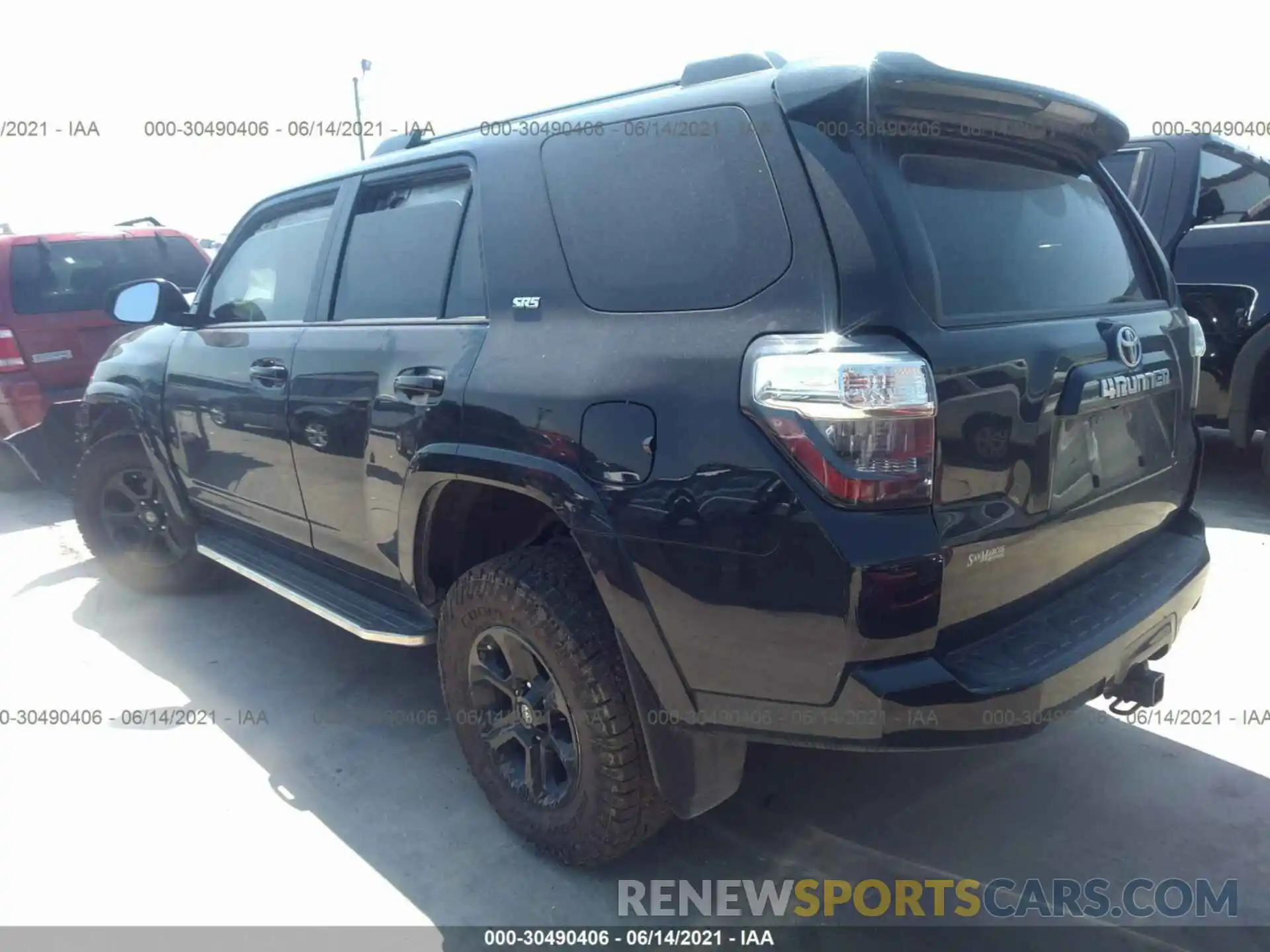 3 Photograph of a damaged car JTEBU5JR5L5782452 TOYOTA 4RUNNER 2020