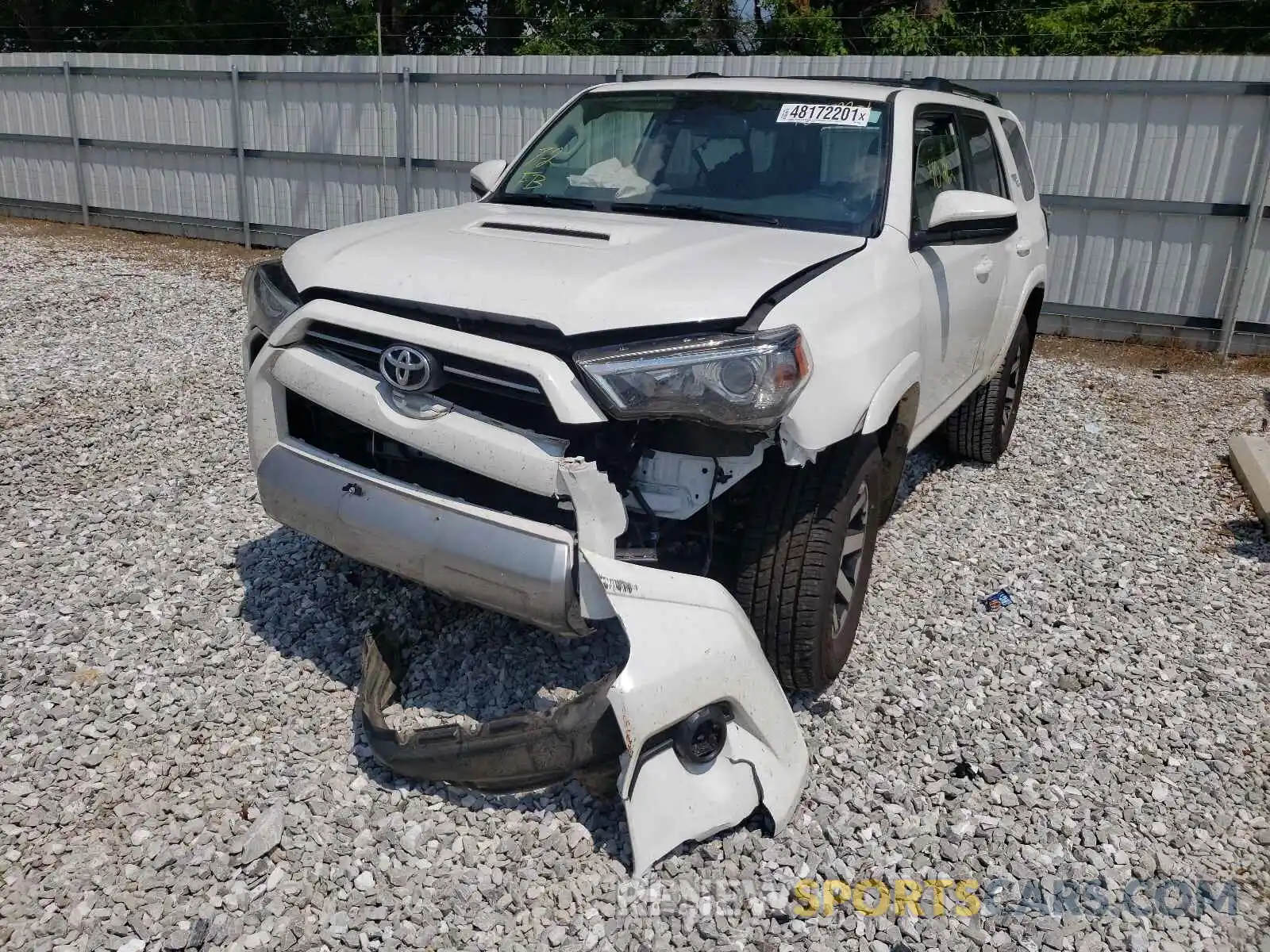 9 Photograph of a damaged car JTEBU5JR5L5784282 TOYOTA 4RUNNER 2020