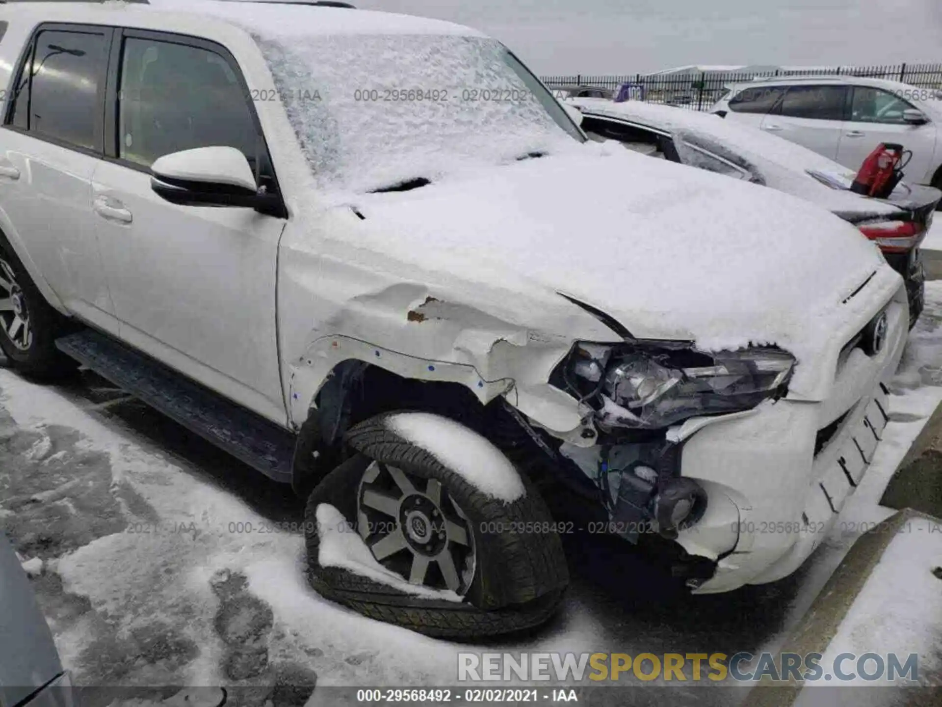 15 Photograph of a damaged car JTEBU5JR5L5785089 TOYOTA 4RUNNER 2020