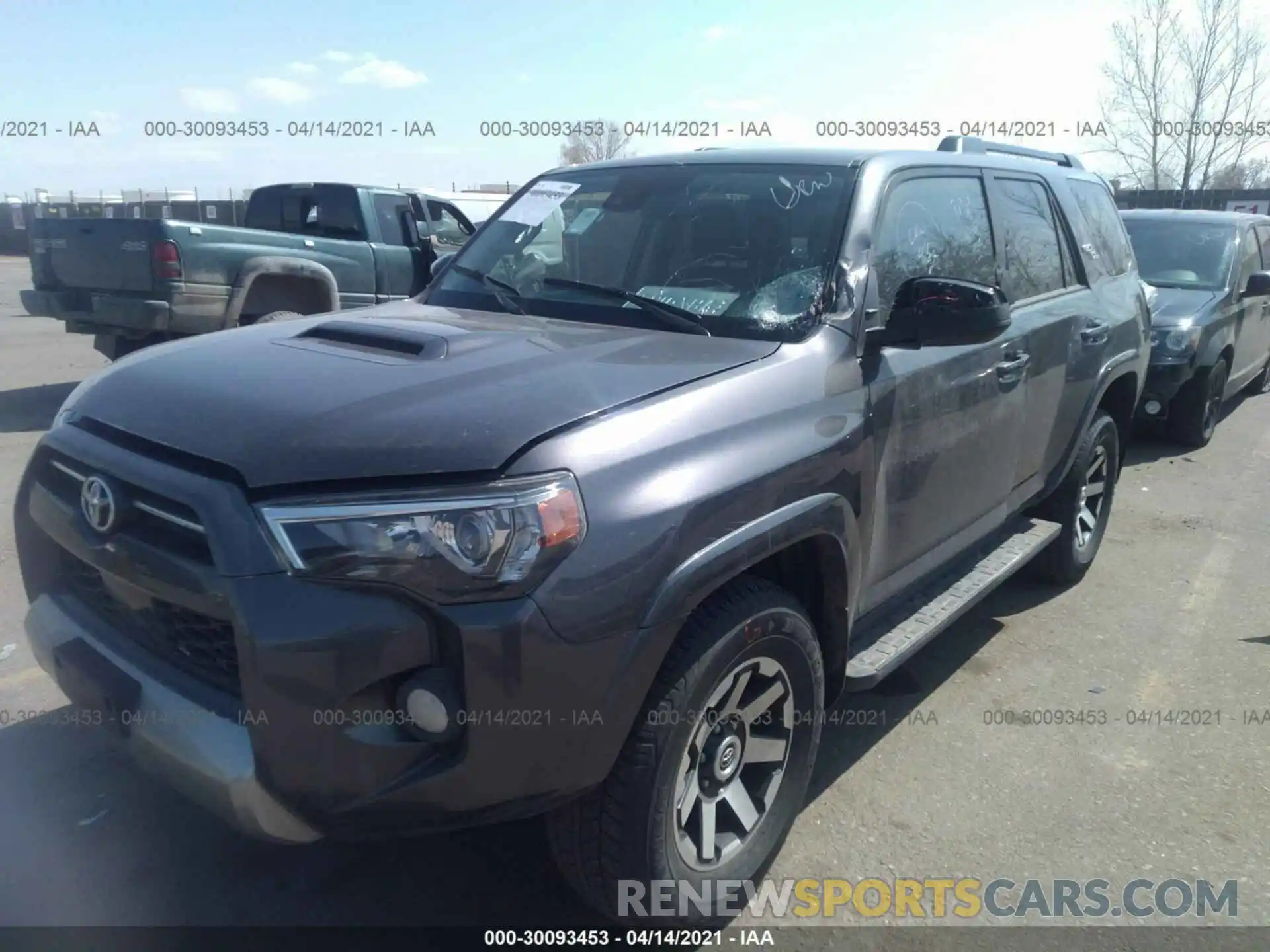 2 Photograph of a damaged car JTEBU5JR5L5787618 TOYOTA 4RUNNER 2020