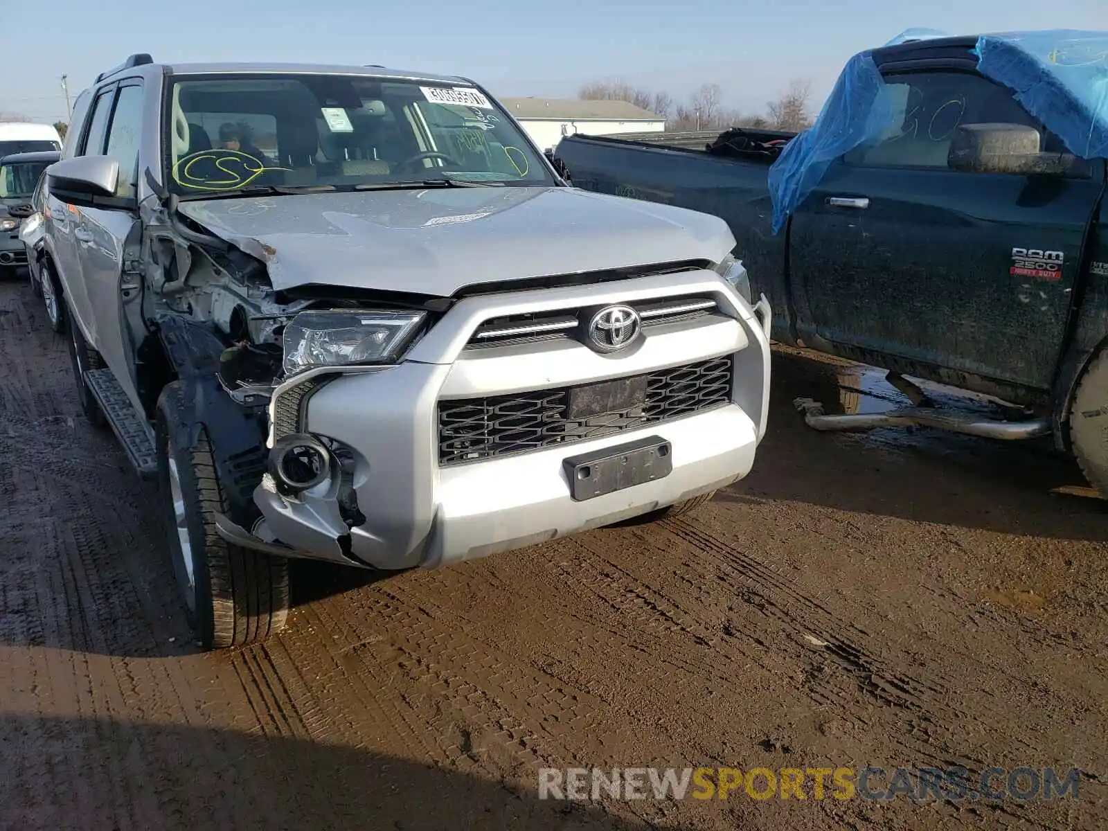 9 Photograph of a damaged car JTEBU5JR5L5787912 TOYOTA 4RUNNER 2020