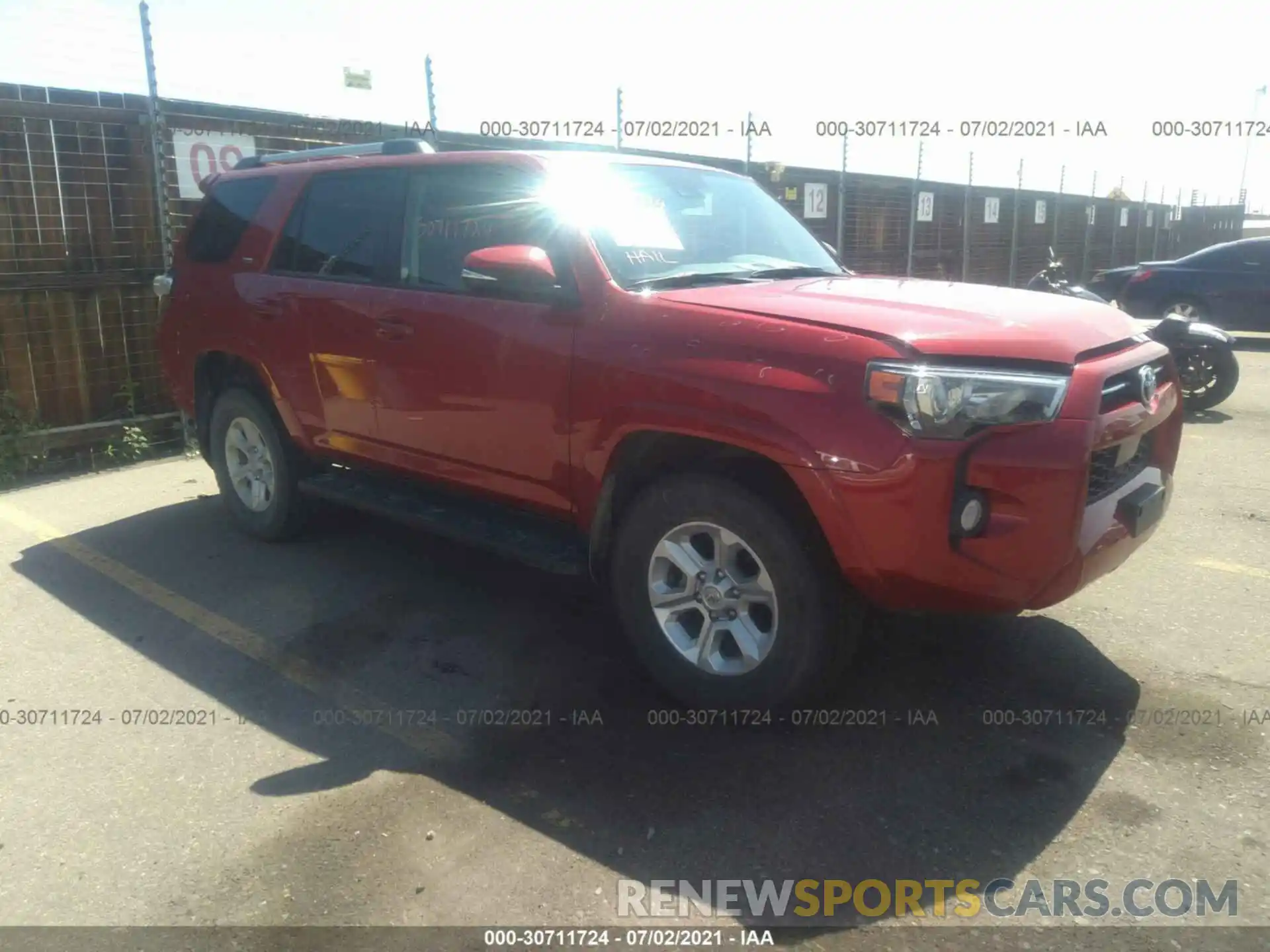 1 Photograph of a damaged car JTEBU5JR5L5789286 TOYOTA 4RUNNER 2020