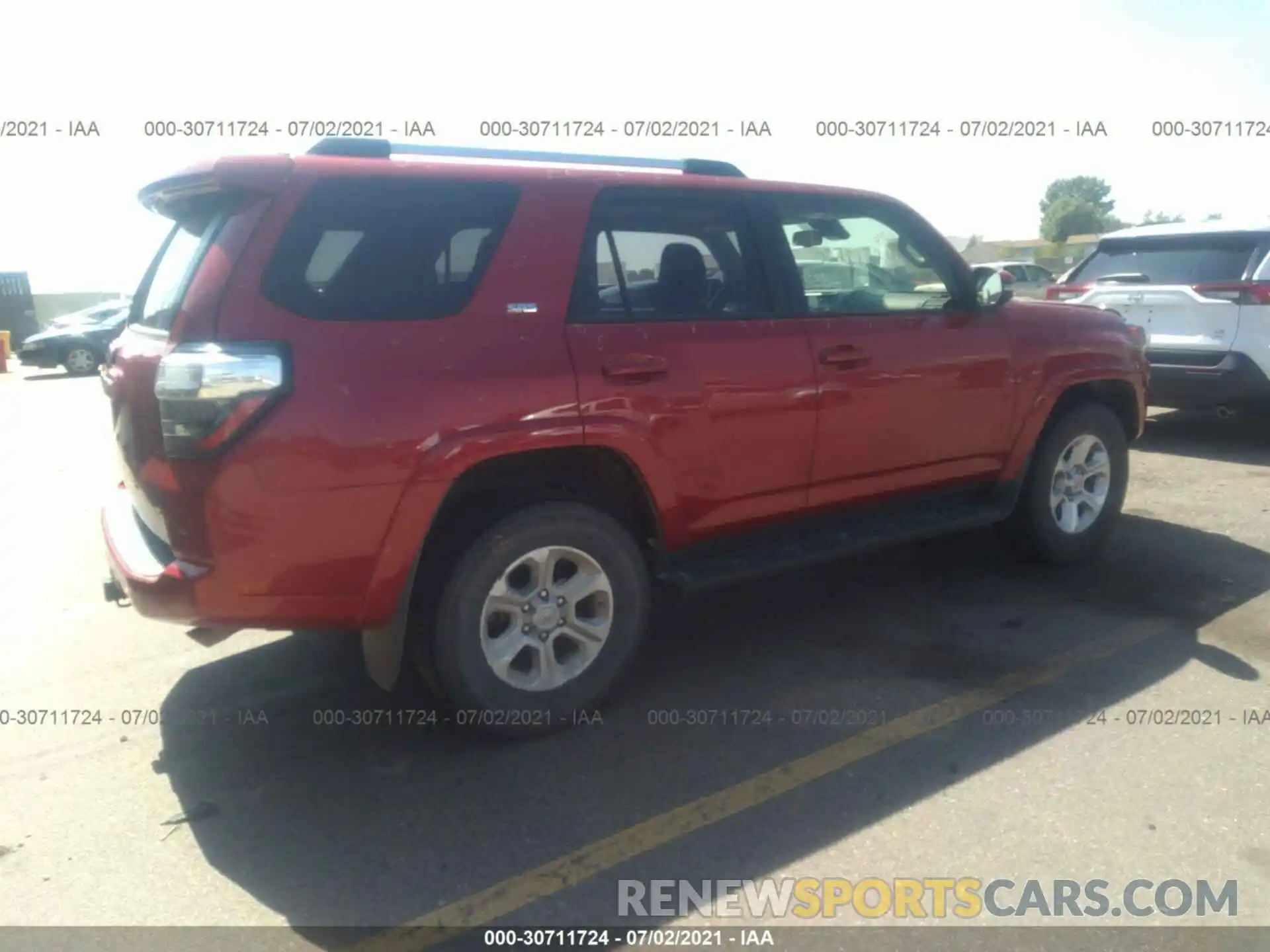 4 Photograph of a damaged car JTEBU5JR5L5789286 TOYOTA 4RUNNER 2020