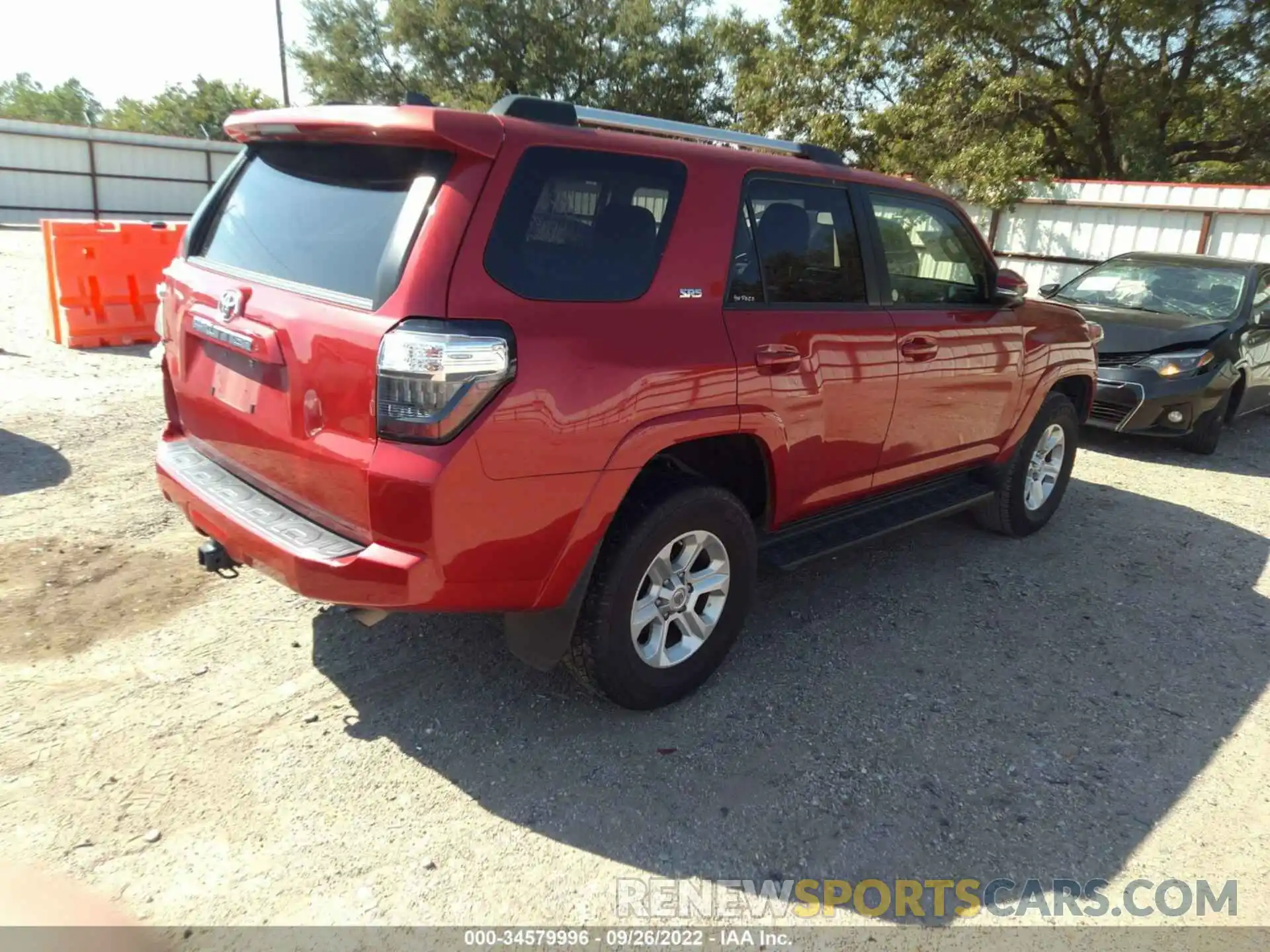 4 Photograph of a damaged car JTEBU5JR5L5790423 TOYOTA 4RUNNER 2020