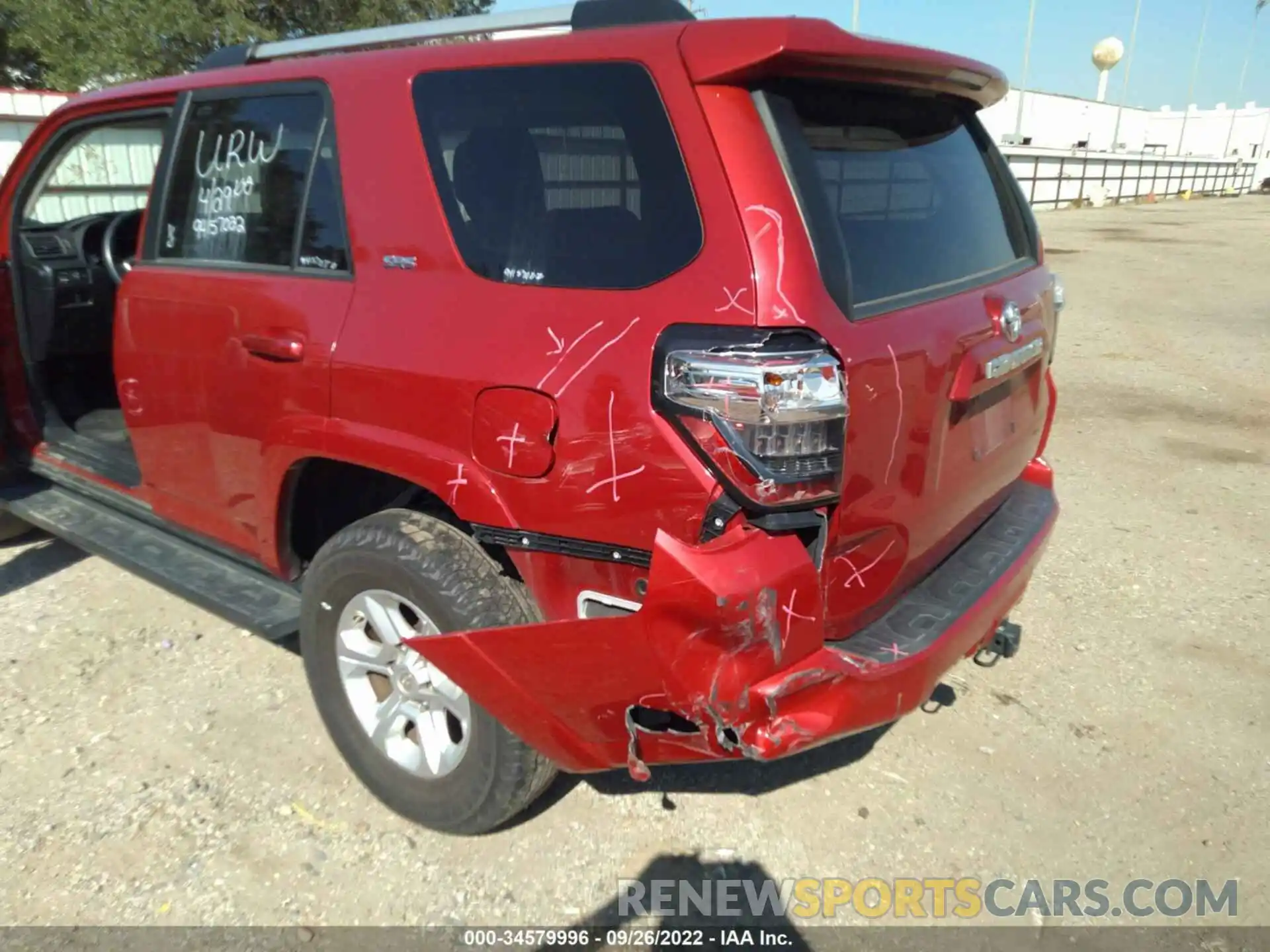 6 Photograph of a damaged car JTEBU5JR5L5790423 TOYOTA 4RUNNER 2020