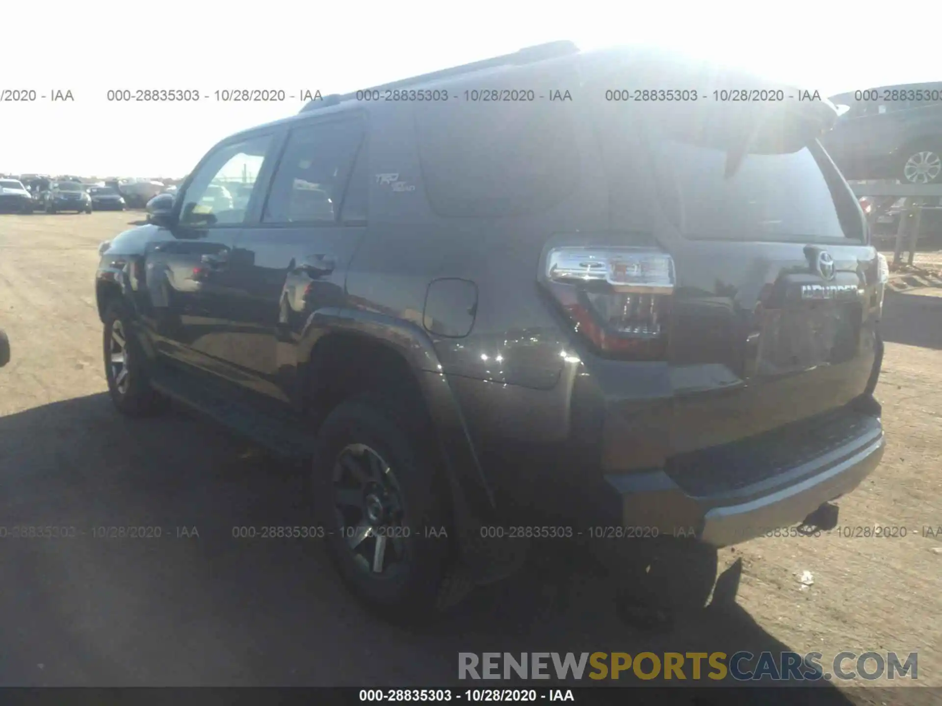 3 Фотография поврежденного автомобиля JTEBU5JR5L5790681 TOYOTA 4RUNNER 2020