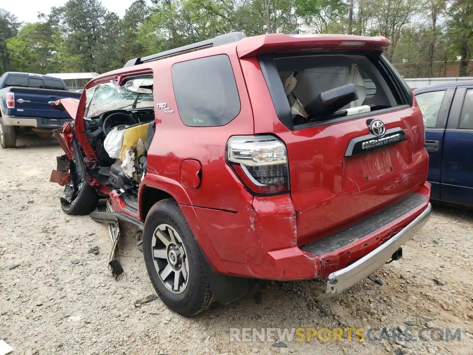 3 Photograph of a damaged car JTEBU5JR5L5791314 TOYOTA 4RUNNER 2020