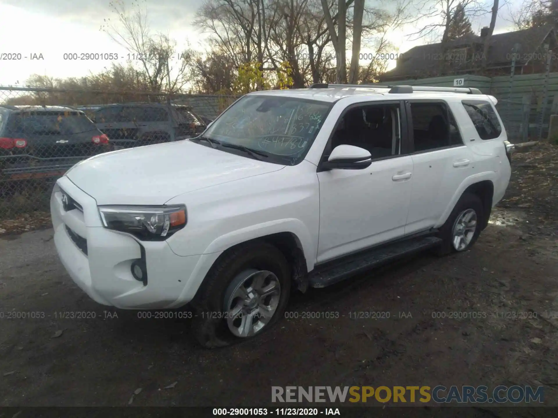 2 Photograph of a damaged car JTEBU5JR5L5791832 TOYOTA 4RUNNER 2020