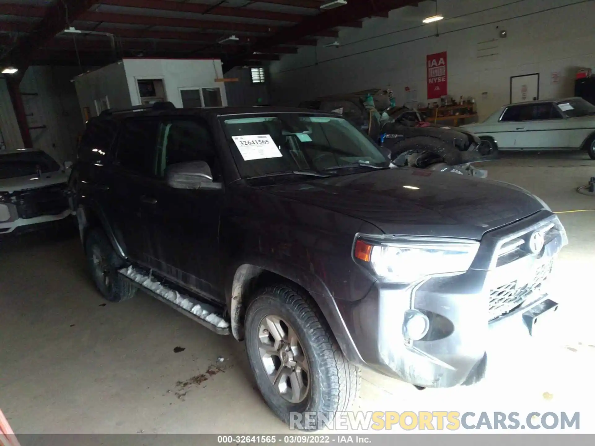 1 Фотография поврежденного автомобиля JTEBU5JR5L5792950 TOYOTA 4RUNNER 2020