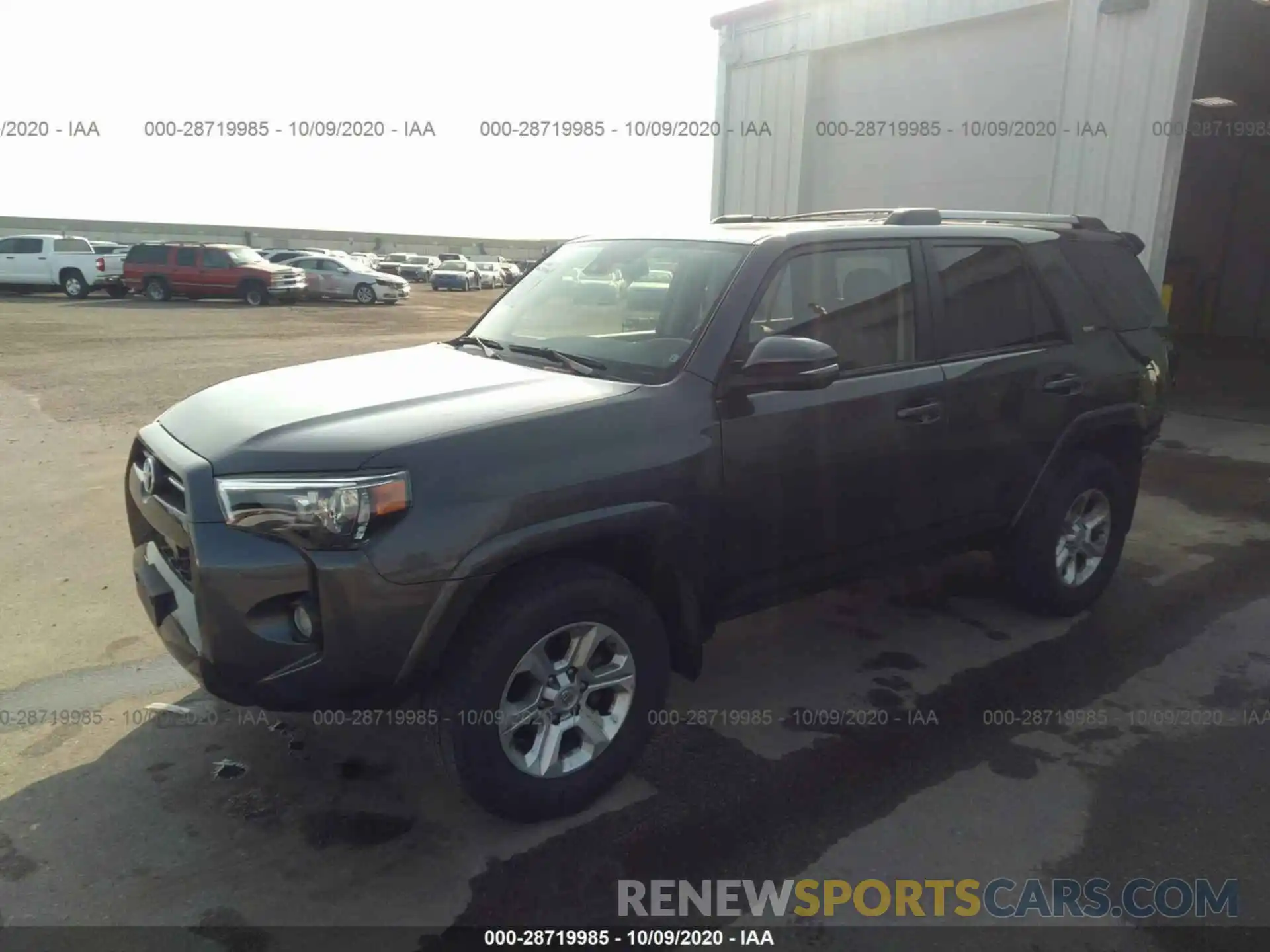 2 Photograph of a damaged car JTEBU5JR5L5792995 TOYOTA 4RUNNER 2020