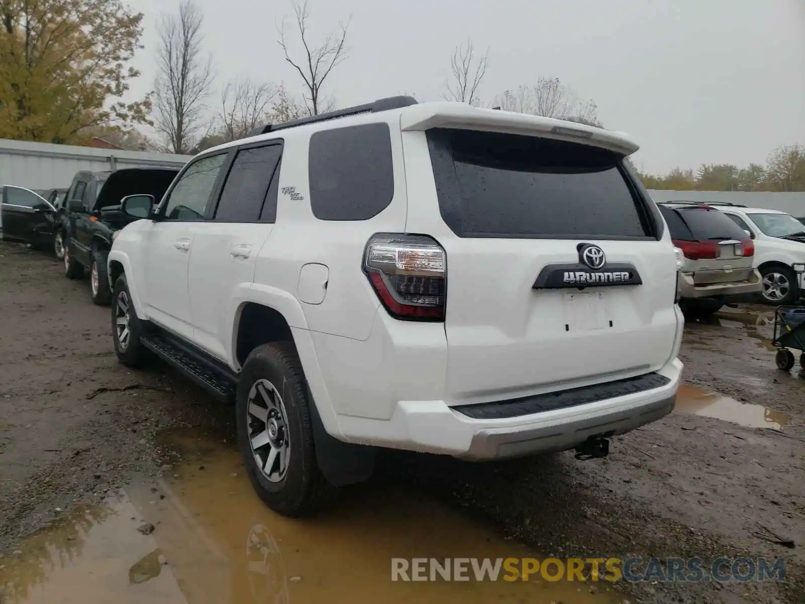 3 Photograph of a damaged car JTEBU5JR5L5794276 TOYOTA 4RUNNER 2020