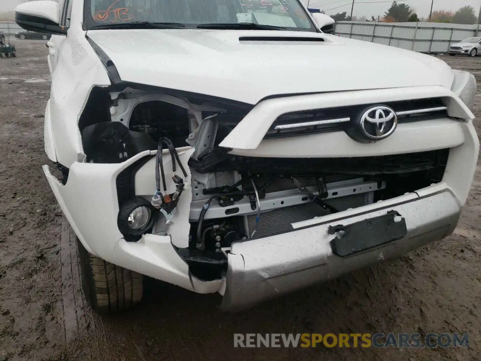 9 Photograph of a damaged car JTEBU5JR5L5794276 TOYOTA 4RUNNER 2020