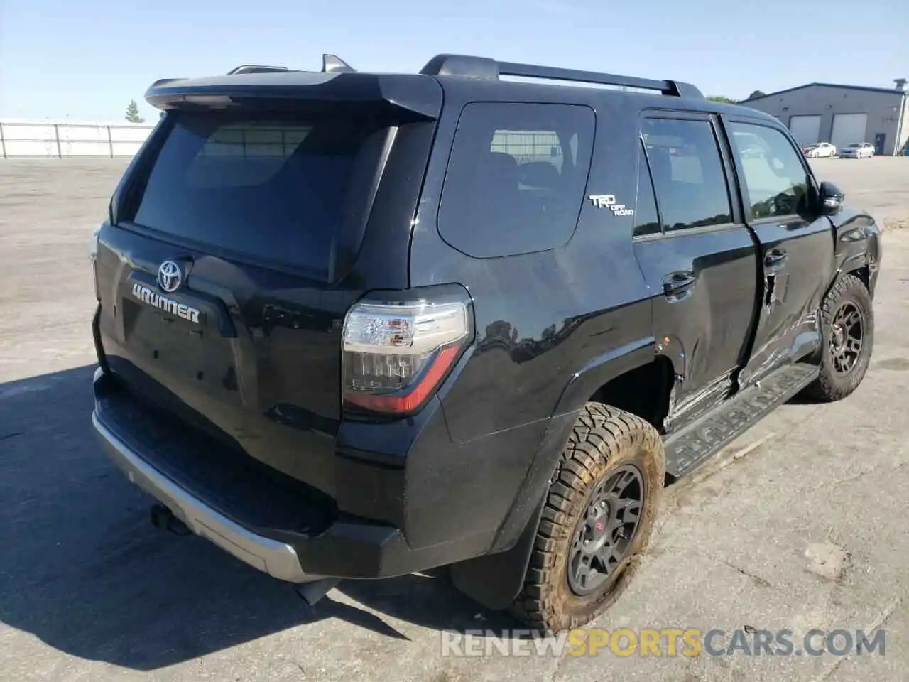 4 Фотография поврежденного автомобиля JTEBU5JR5L5805275 TOYOTA 4RUNNER 2020