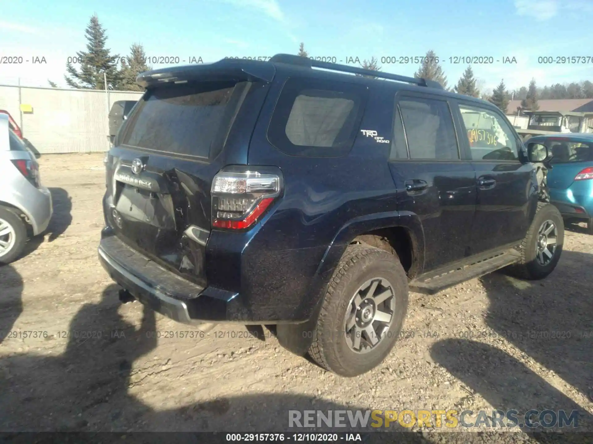 4 Фотография поврежденного автомобиля JTEBU5JR5L5807642 TOYOTA 4RUNNER 2020