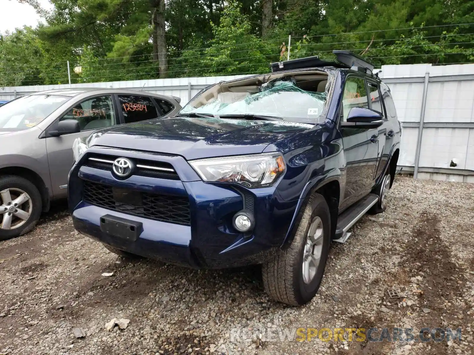 2 Photograph of a damaged car JTEBU5JR5L5810735 TOYOTA 4RUNNER 2020