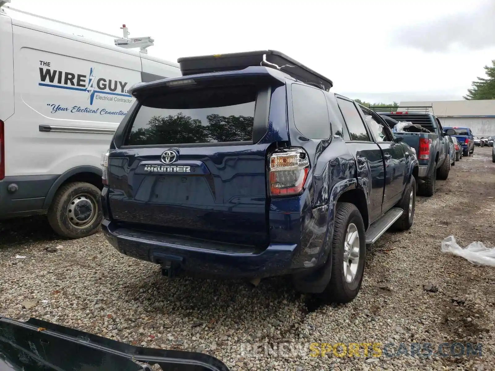 4 Photograph of a damaged car JTEBU5JR5L5810735 TOYOTA 4RUNNER 2020