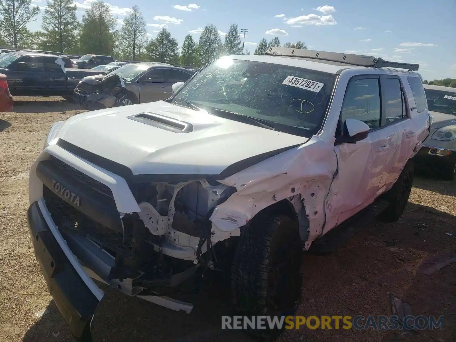 2 Photograph of a damaged car JTEBU5JR5L5816079 TOYOTA 4RUNNER 2020