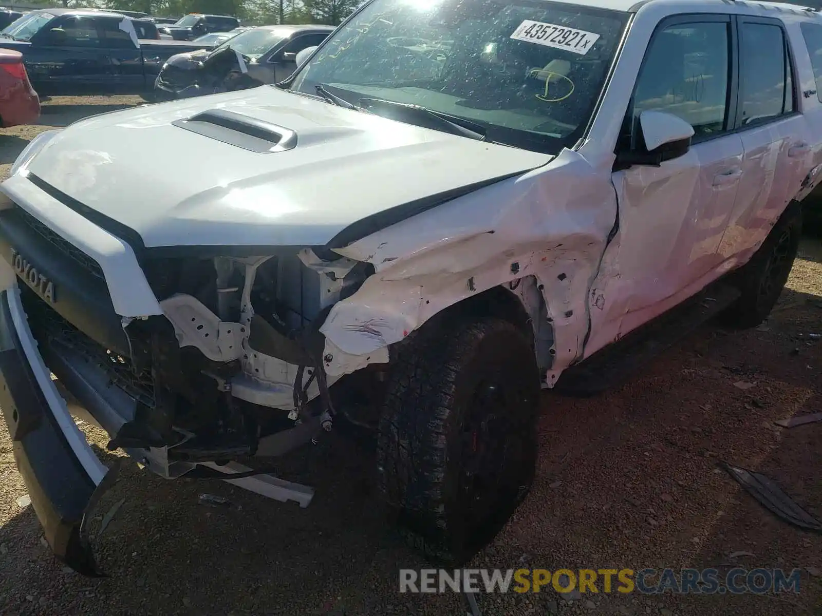 9 Photograph of a damaged car JTEBU5JR5L5816079 TOYOTA 4RUNNER 2020