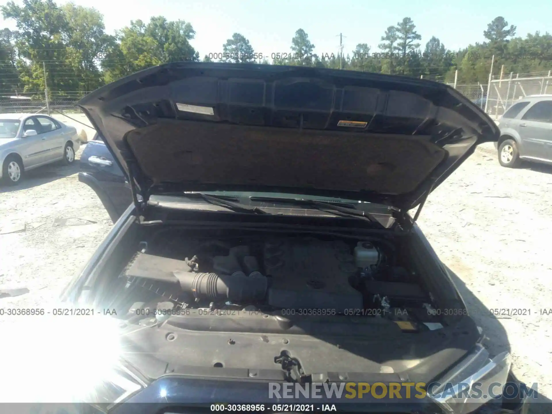 10 Photograph of a damaged car JTEBU5JR5L5816566 TOYOTA 4RUNNER 2020