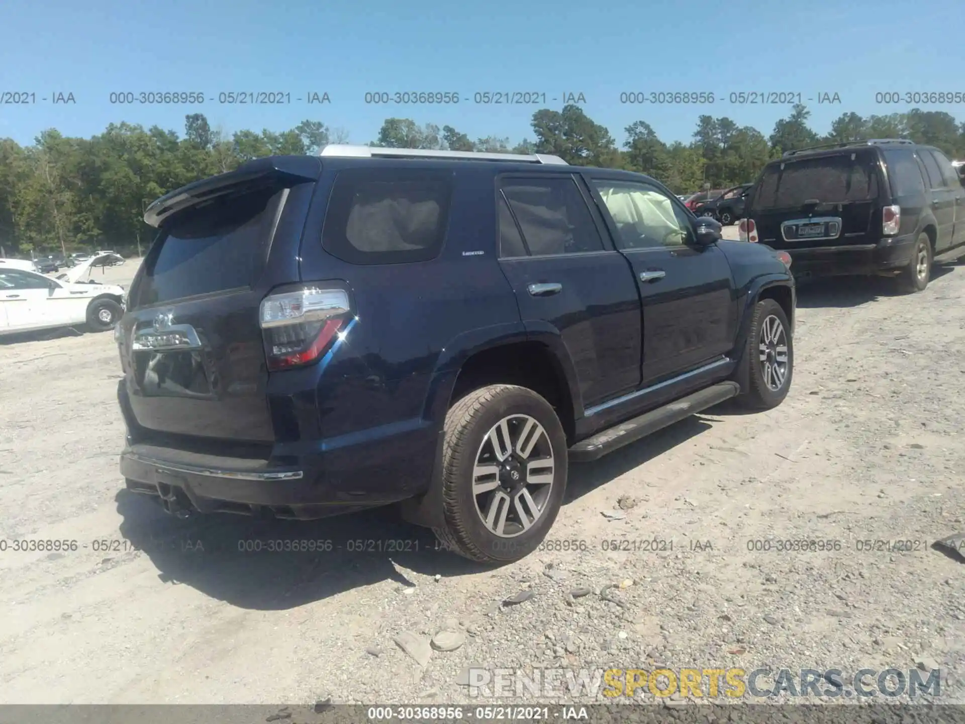 4 Photograph of a damaged car JTEBU5JR5L5816566 TOYOTA 4RUNNER 2020