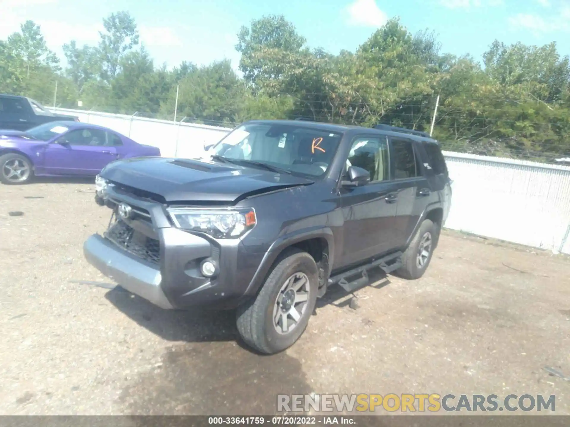 2 Photograph of a damaged car JTEBU5JR5L5816843 TOYOTA 4RUNNER 2020