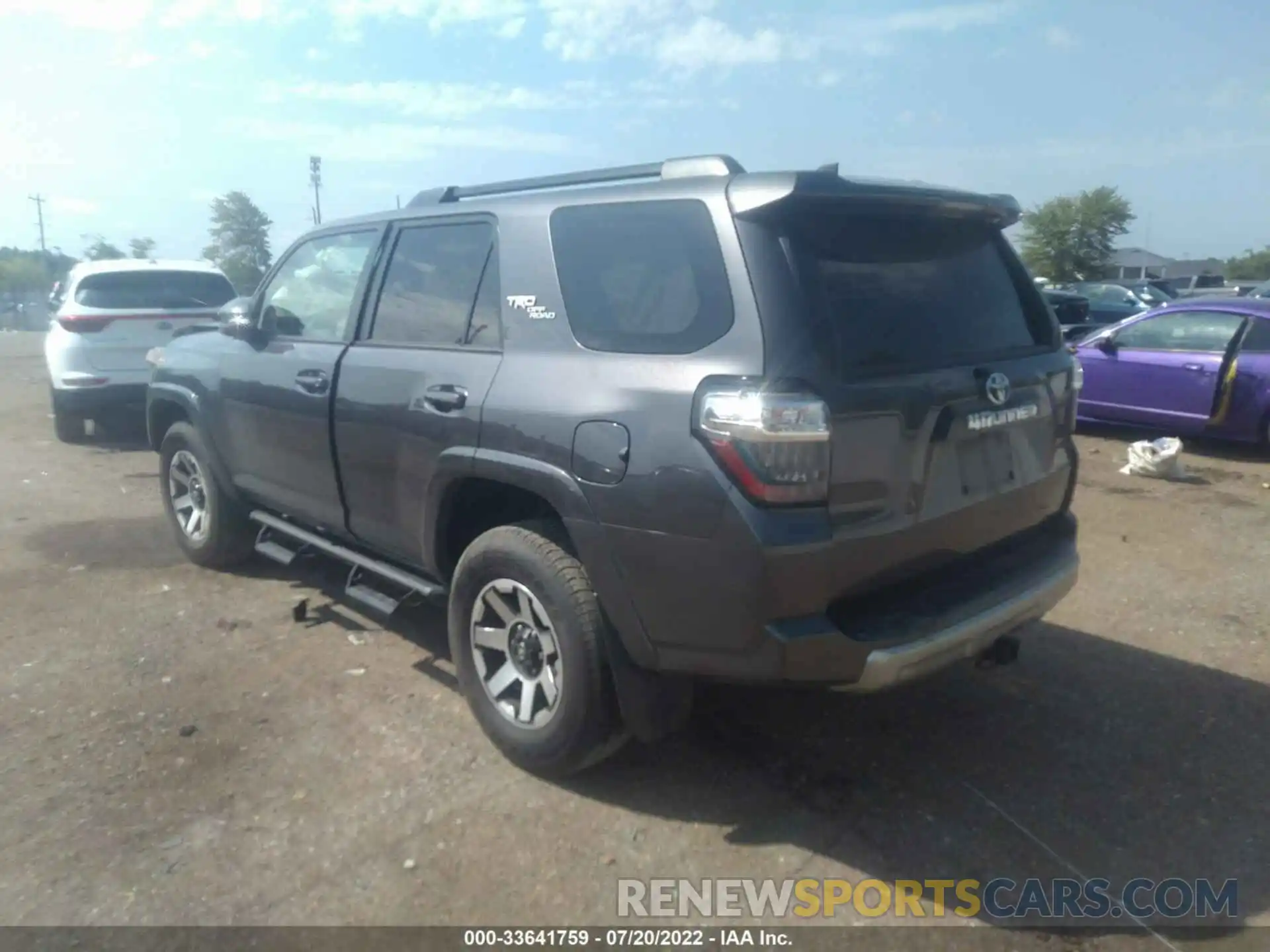 3 Photograph of a damaged car JTEBU5JR5L5816843 TOYOTA 4RUNNER 2020