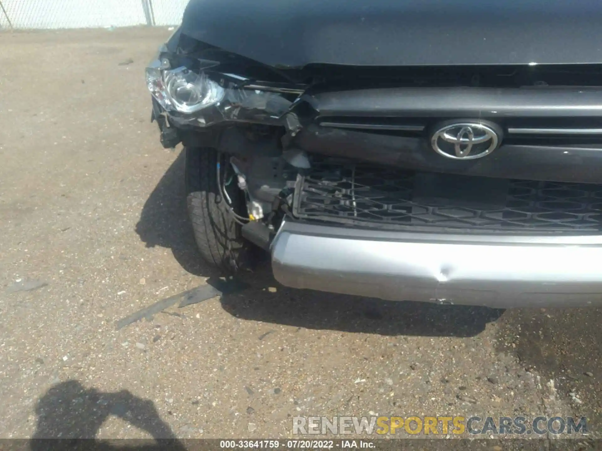 6 Photograph of a damaged car JTEBU5JR5L5816843 TOYOTA 4RUNNER 2020