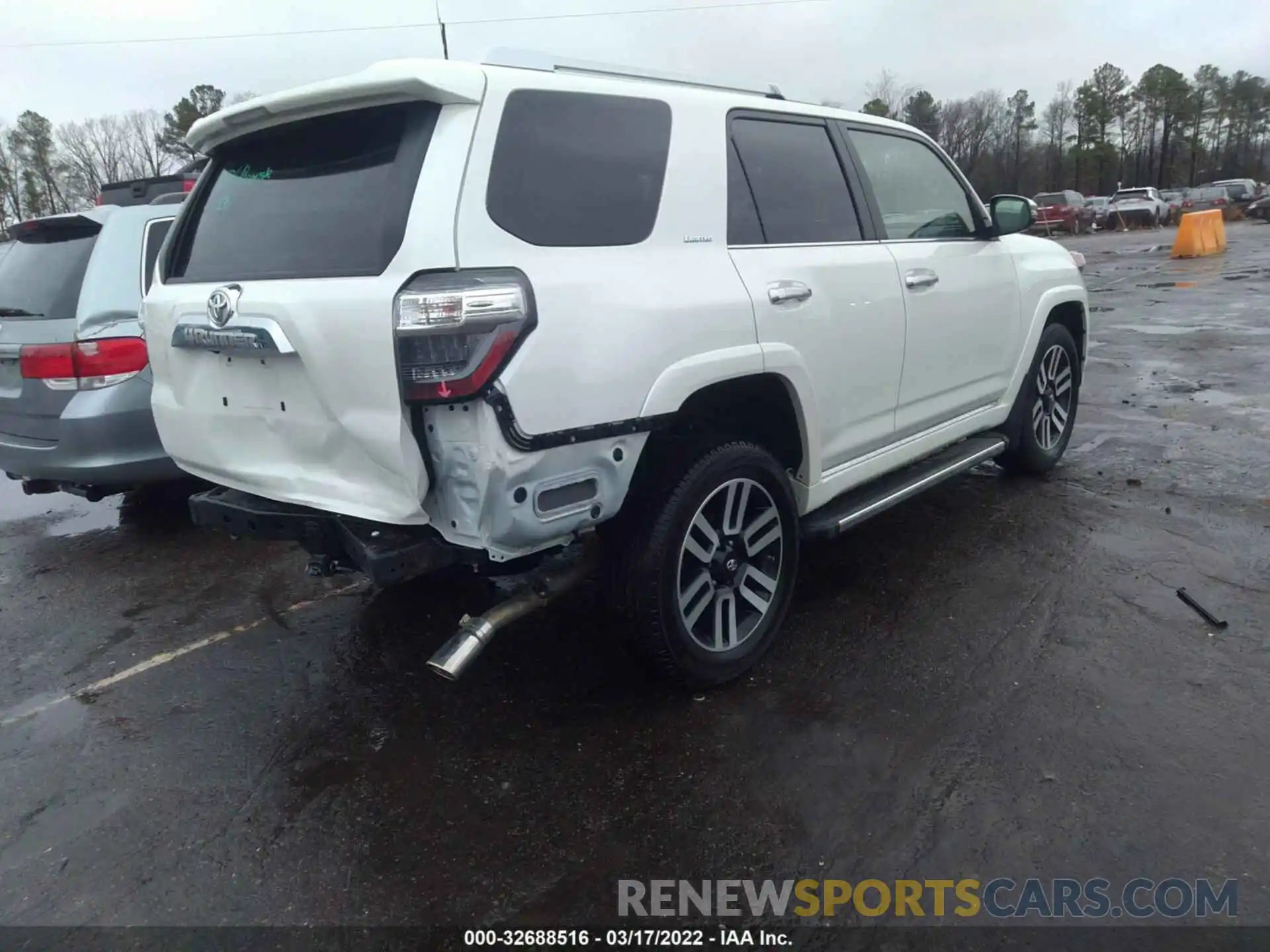 4 Photograph of a damaged car JTEBU5JR5L5817605 TOYOTA 4RUNNER 2020