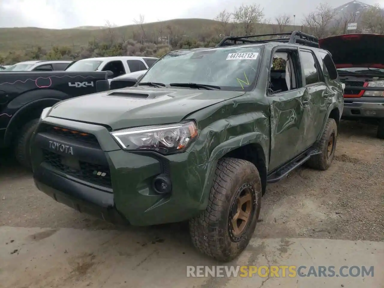 2 Photograph of a damaged car JTEBU5JR5L5819466 TOYOTA 4RUNNER 2020