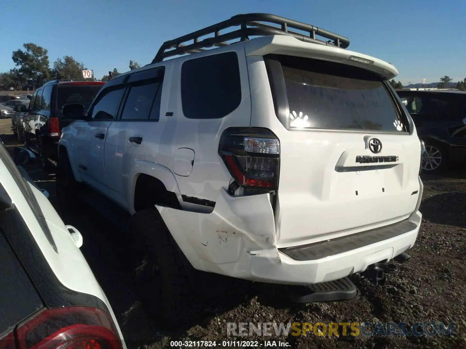 3 Photograph of a damaged car JTEBU5JR5L5827387 TOYOTA 4RUNNER 2020