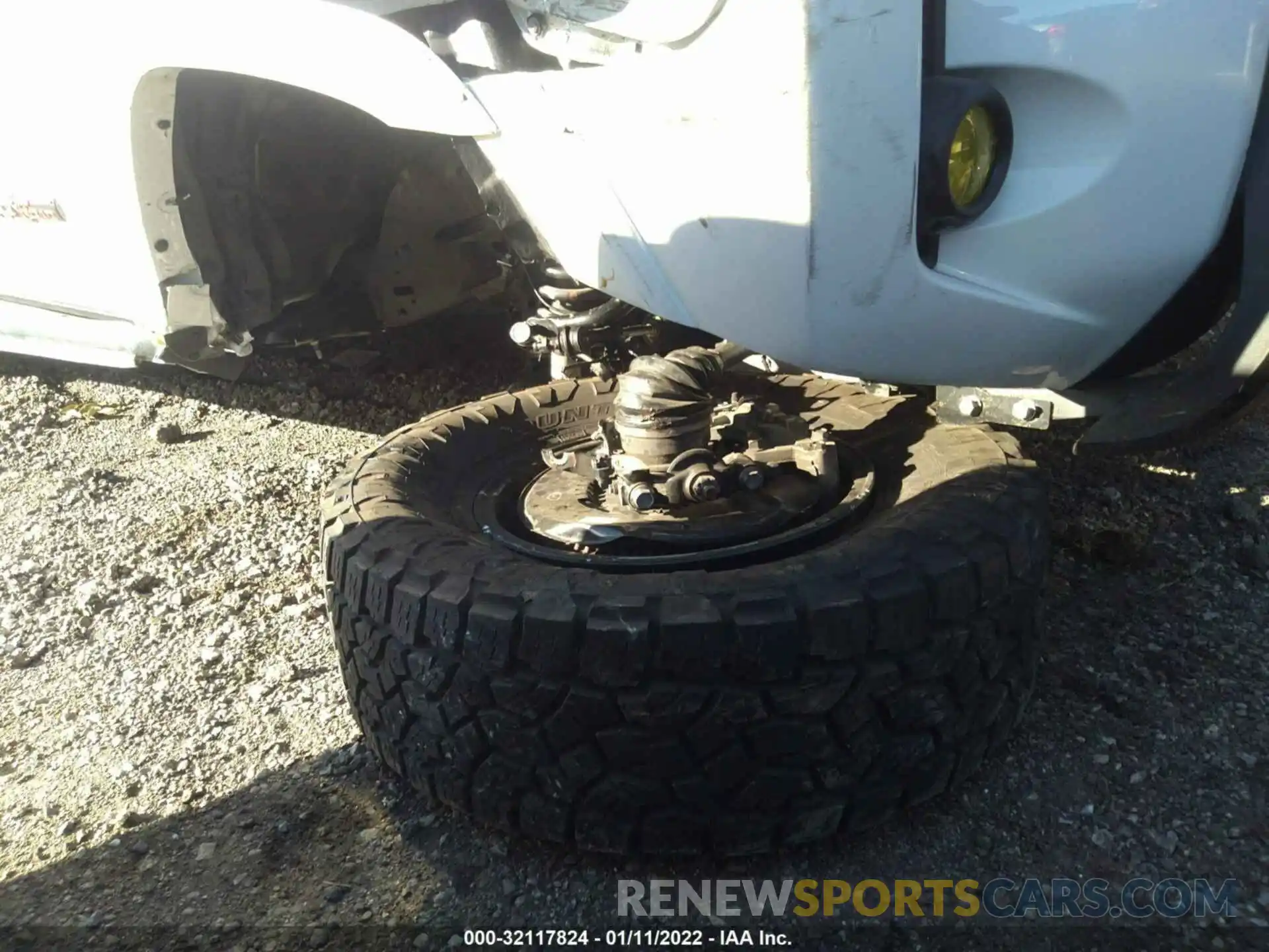 6 Photograph of a damaged car JTEBU5JR5L5827387 TOYOTA 4RUNNER 2020