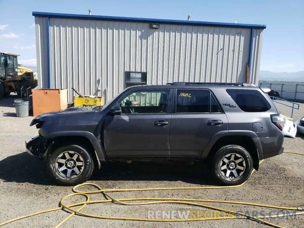 9 Photograph of a damaged car JTEBU5JR5L5827776 TOYOTA 4RUNNER 2020