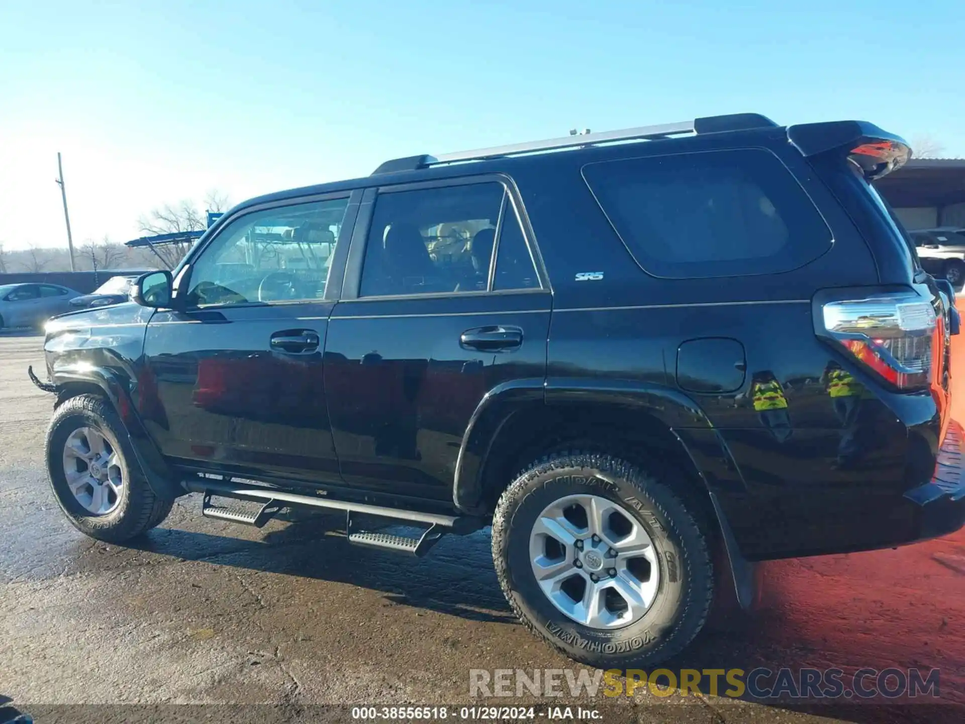 15 Photograph of a damaged car JTEBU5JR5L5833996 TOYOTA 4RUNNER 2020