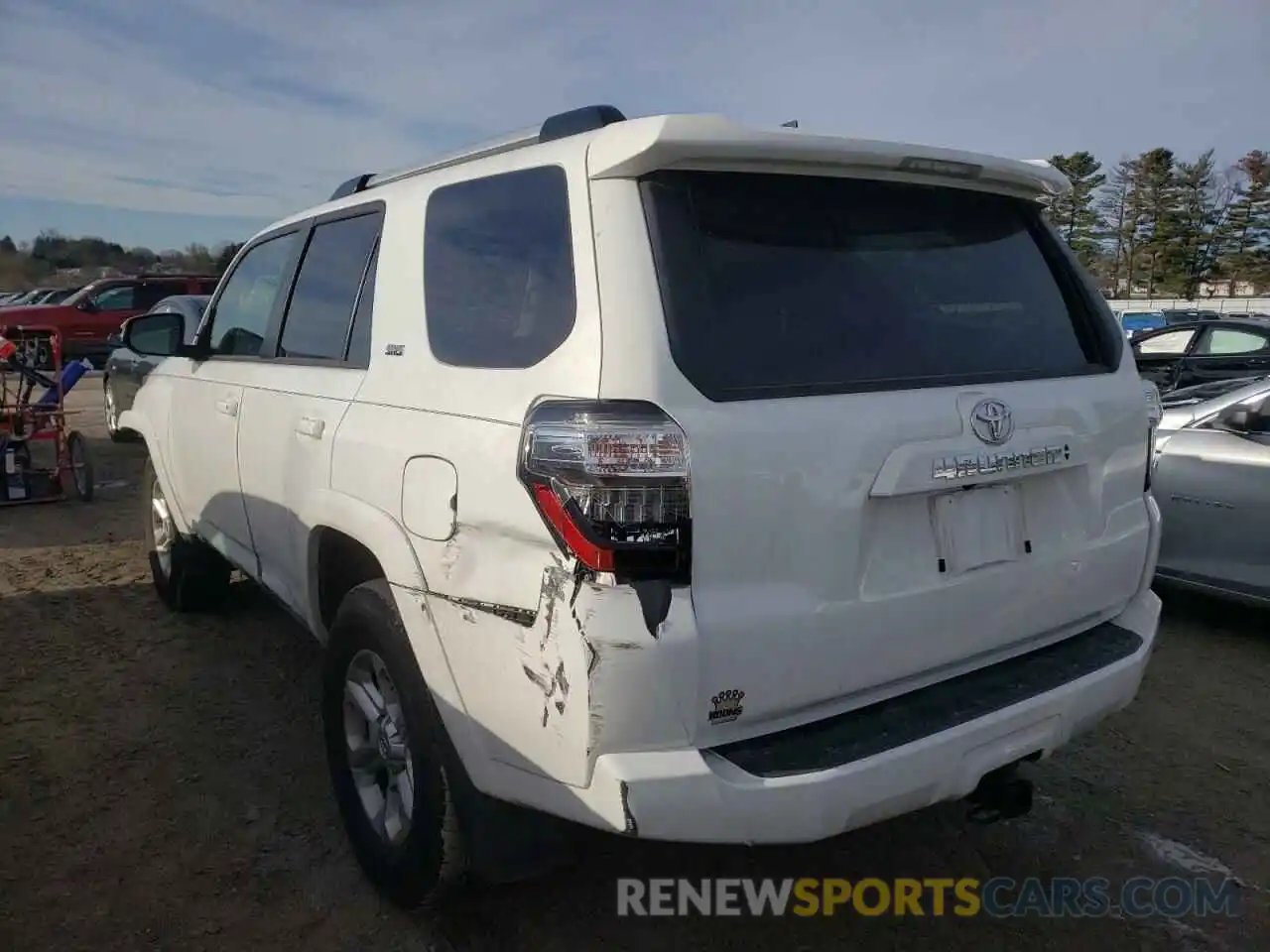 3 Photograph of a damaged car JTEBU5JR5L5835683 TOYOTA 4RUNNER 2020