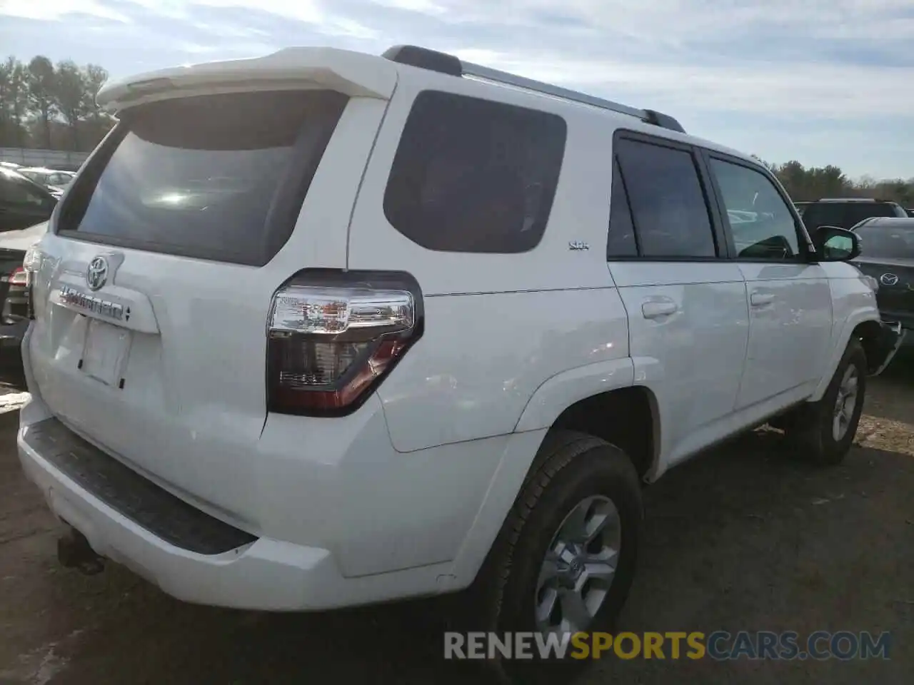 4 Photograph of a damaged car JTEBU5JR5L5835683 TOYOTA 4RUNNER 2020