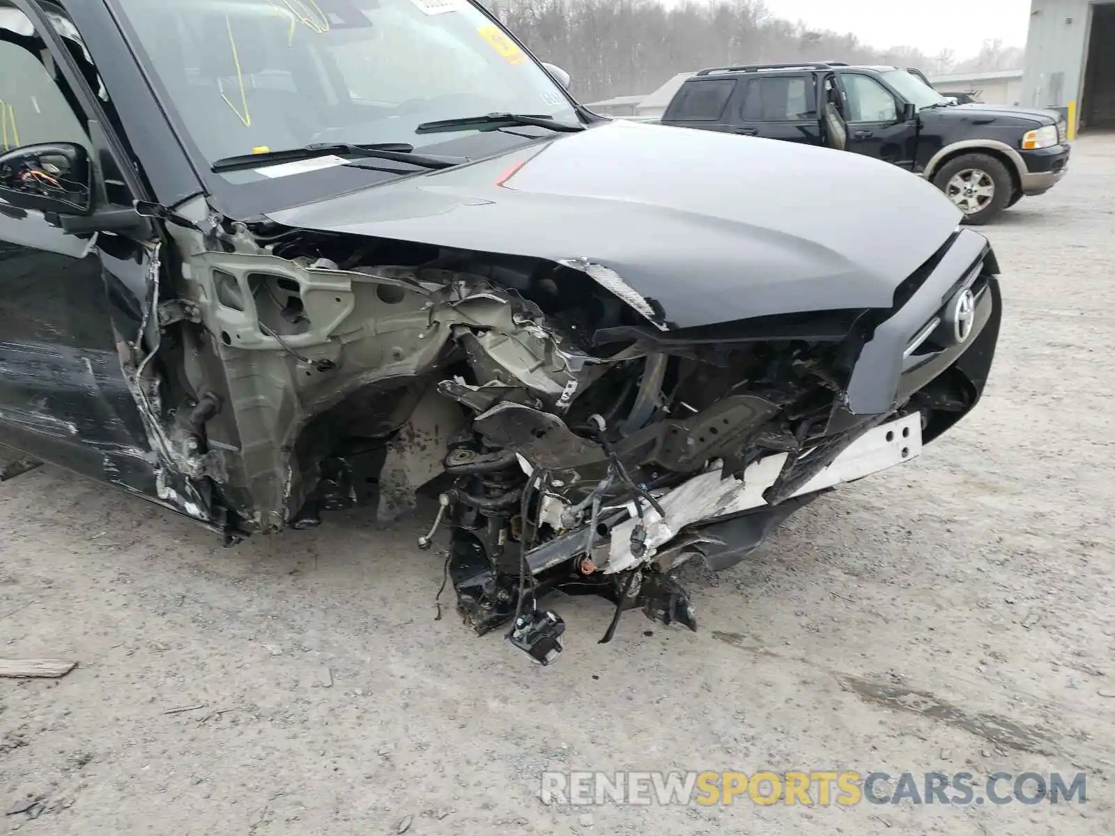 9 Photograph of a damaged car JTEBU5JR6L5739058 TOYOTA 4RUNNER 2020