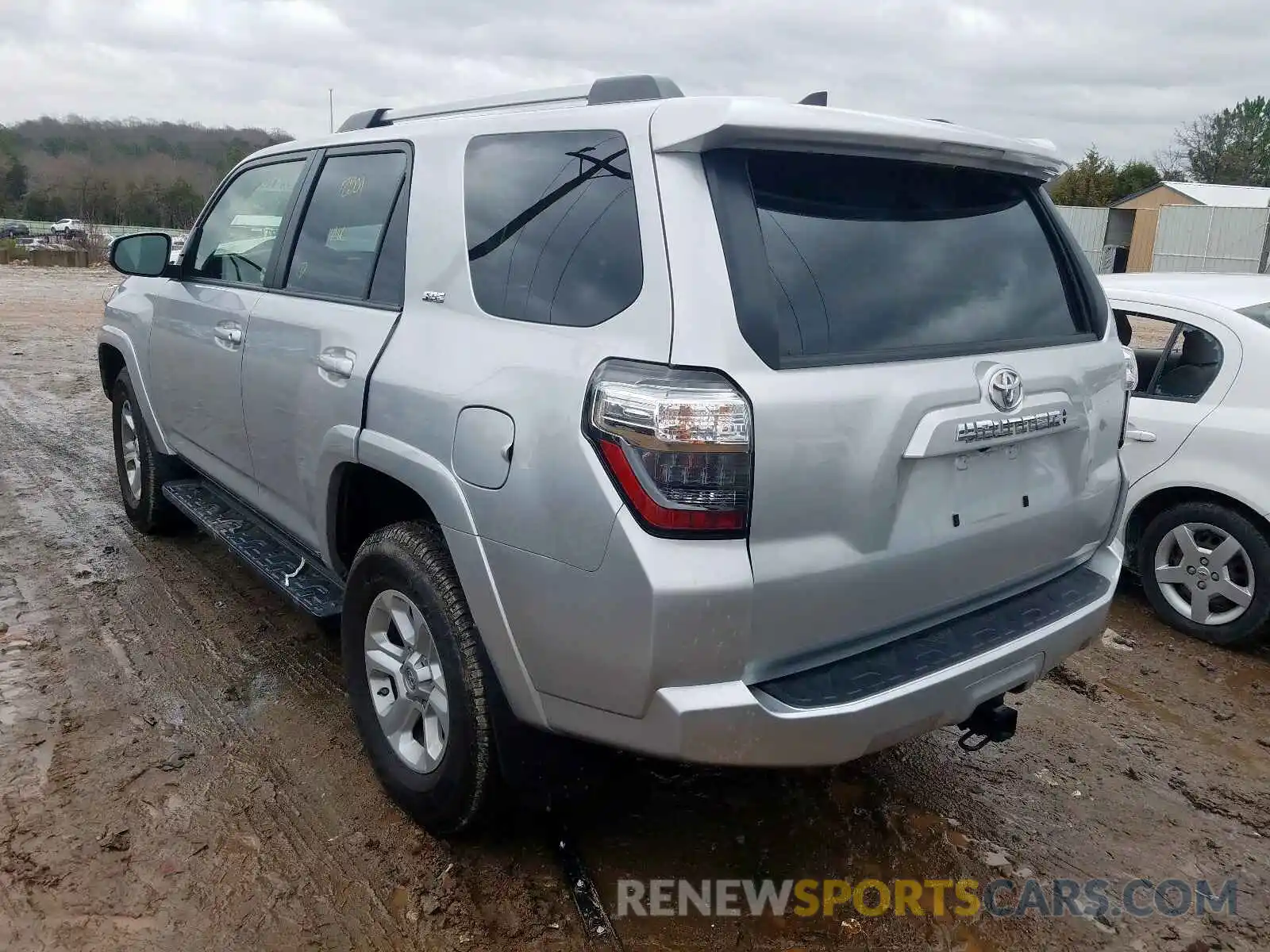 3 Photograph of a damaged car JTEBU5JR6L5740176 TOYOTA 4RUNNER 2020