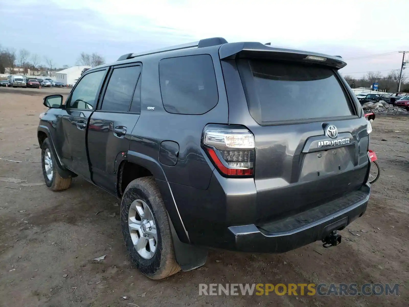 3 Photograph of a damaged car JTEBU5JR6L5742669 TOYOTA 4RUNNER 2020